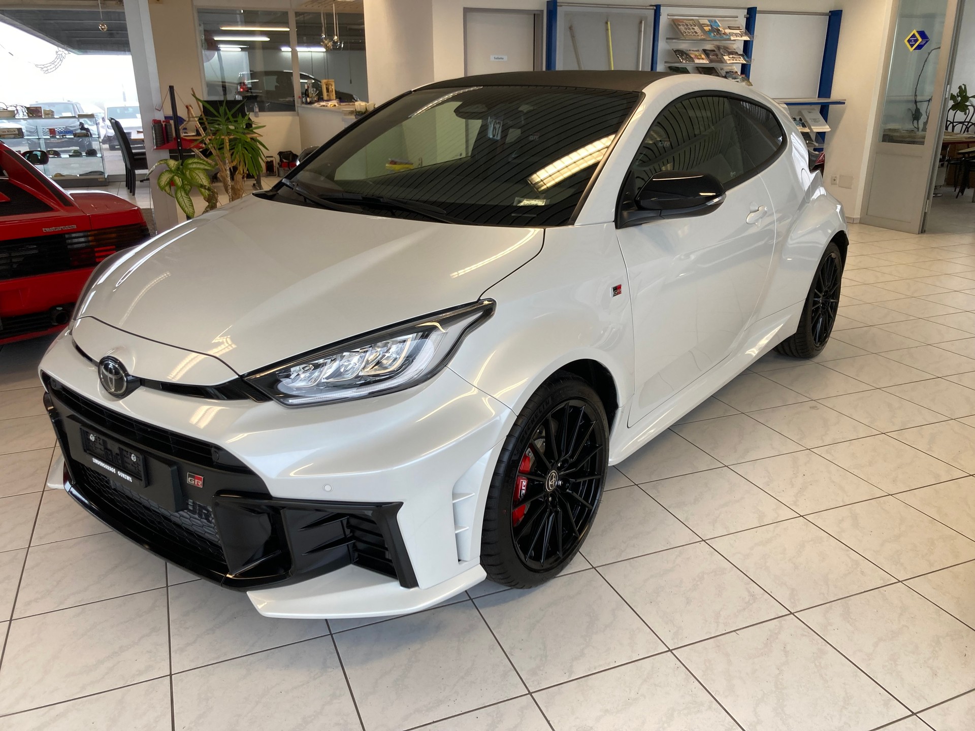 TOYOTA Yaris 1.6 GR Sport A-image-1