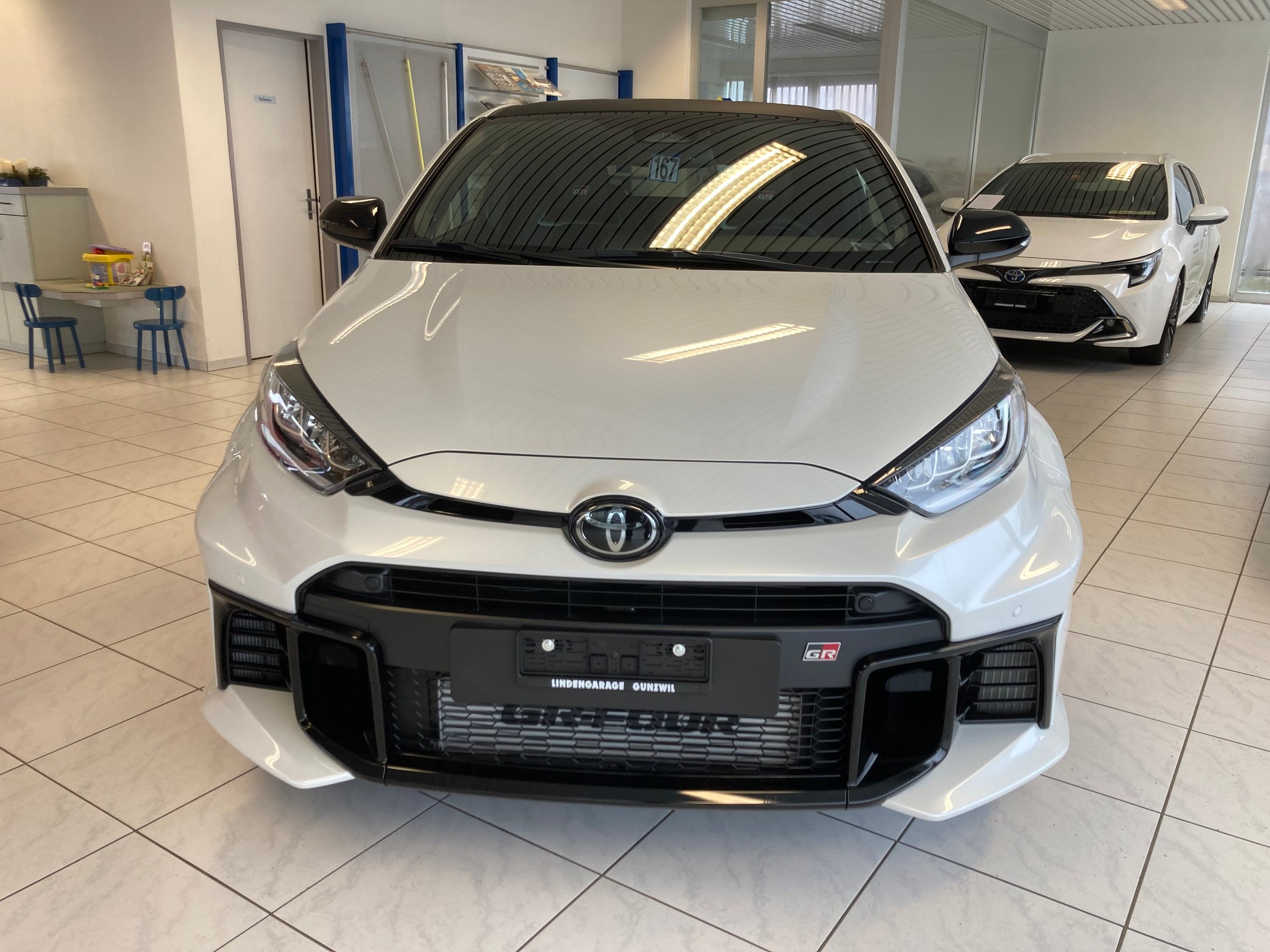 TOYOTA Yaris 1.6 GR Sport A-image-2
