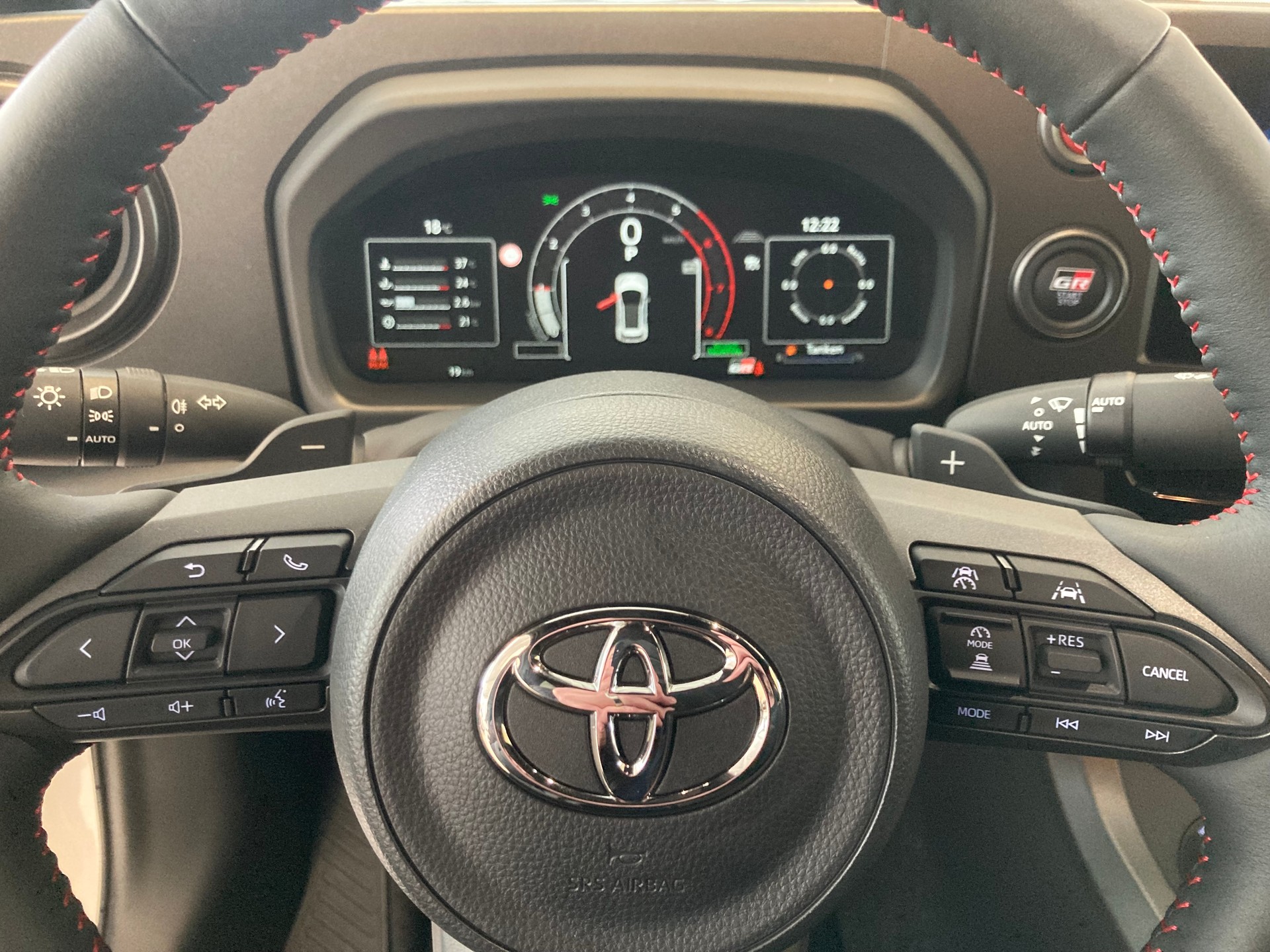 TOYOTA Yaris 1.6 GR Sport A-image-10