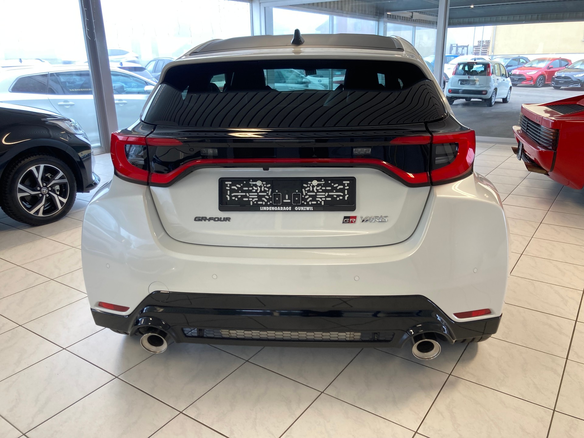 TOYOTA Yaris 1.6 GR Sport A-image-5