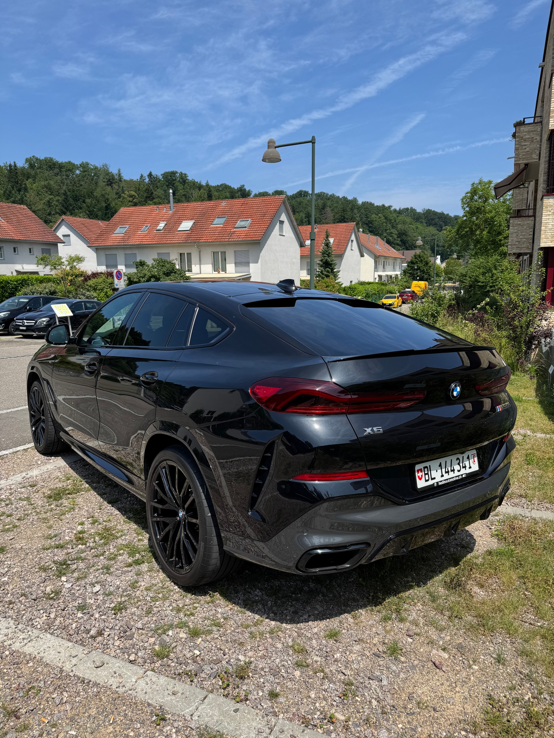 BMW X6 M50i-image-3