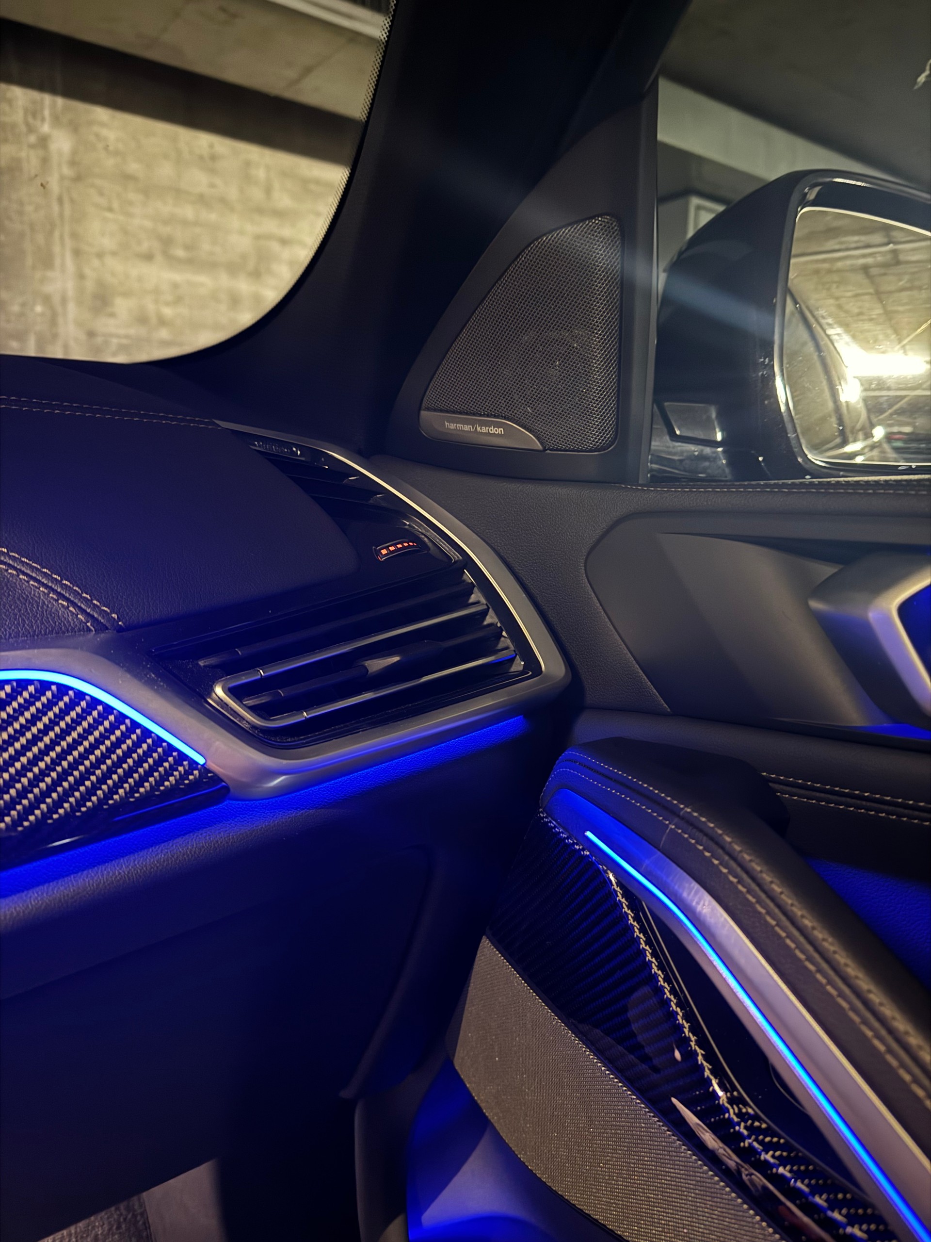 BMW X6 M50i-image-8