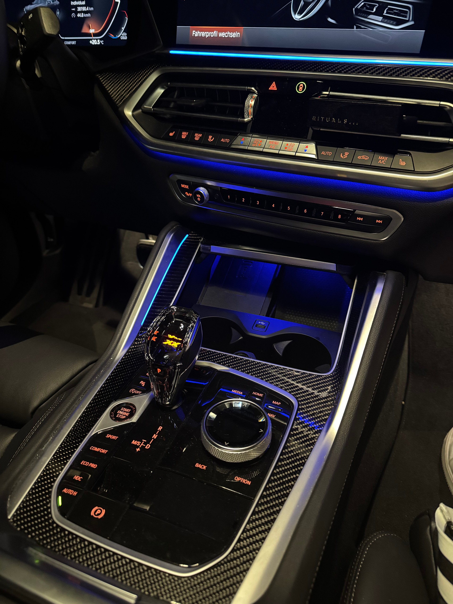 BMW X6 M50i-image-6