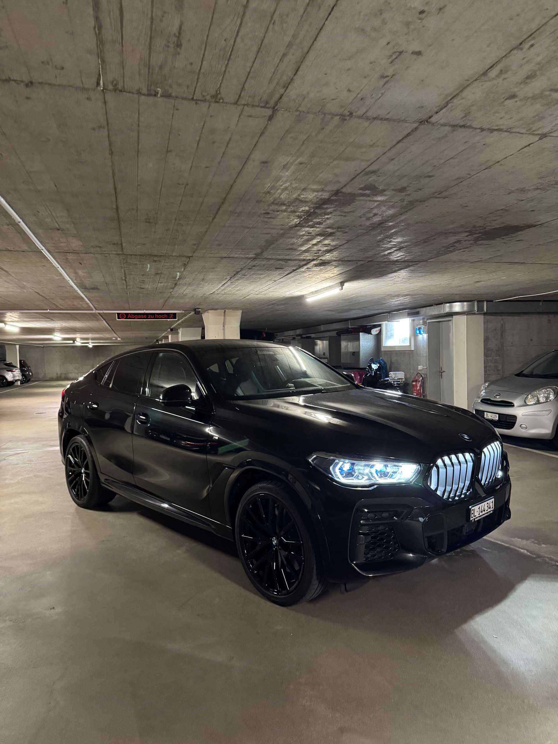 BMW X6 M50i