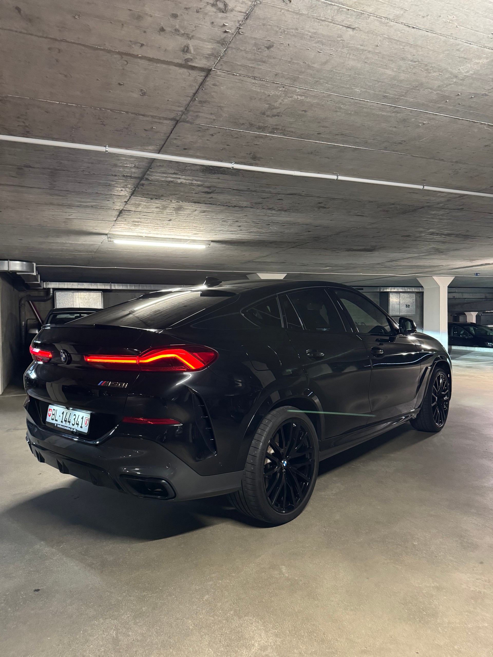 BMW X6 M50i-image-1