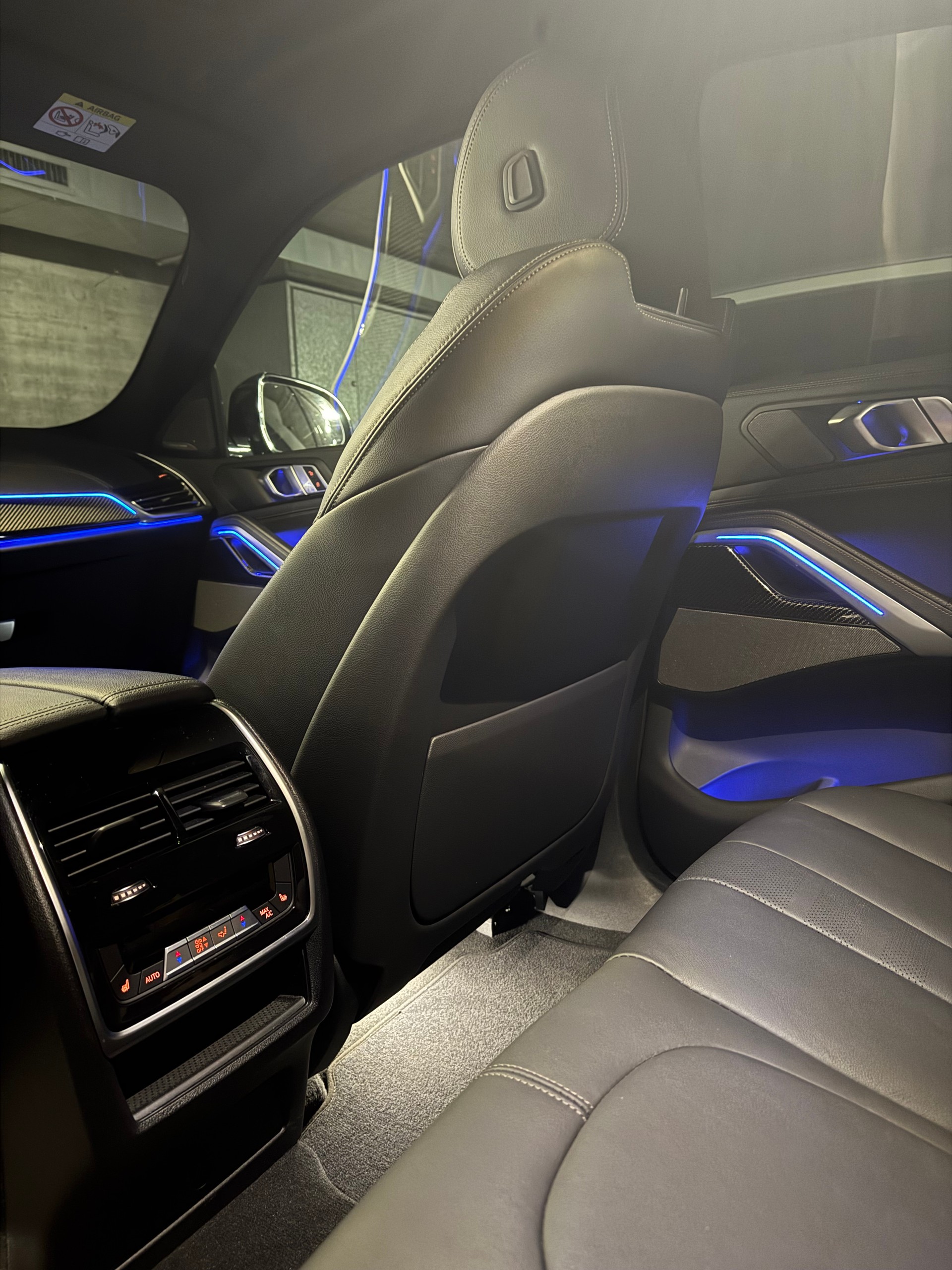 BMW X6 M50i-image-9