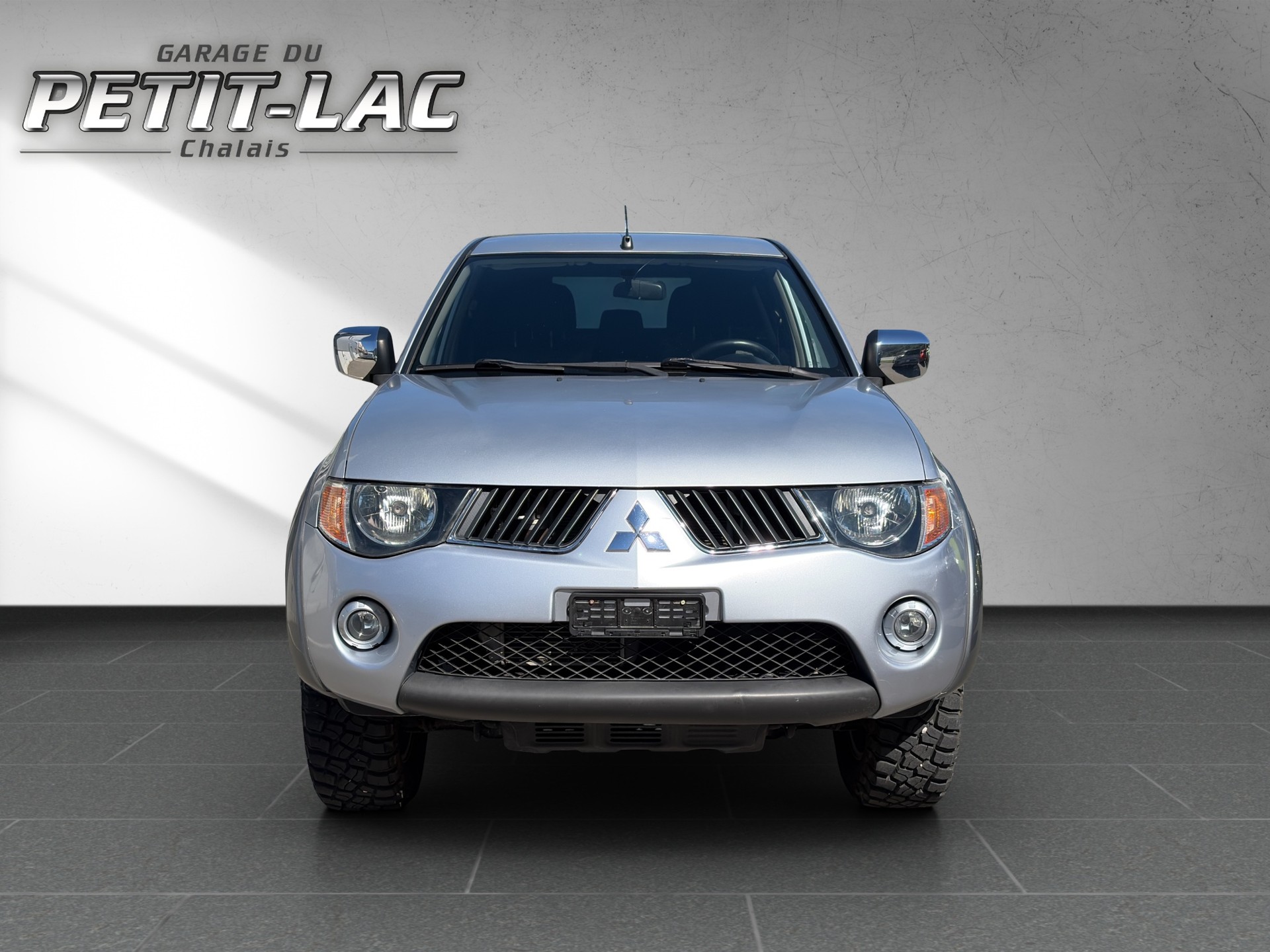 MITSUBISHI L 200 2.5 DID Intense Double Cab-image-1