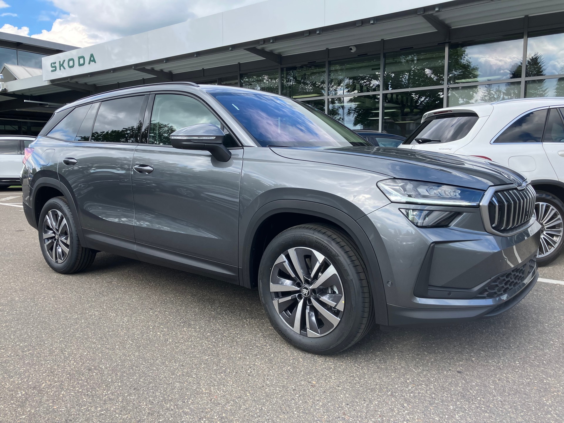 SKODA Kodiaq 2.0 TSI Dynamic 4x4 DSG-image-1