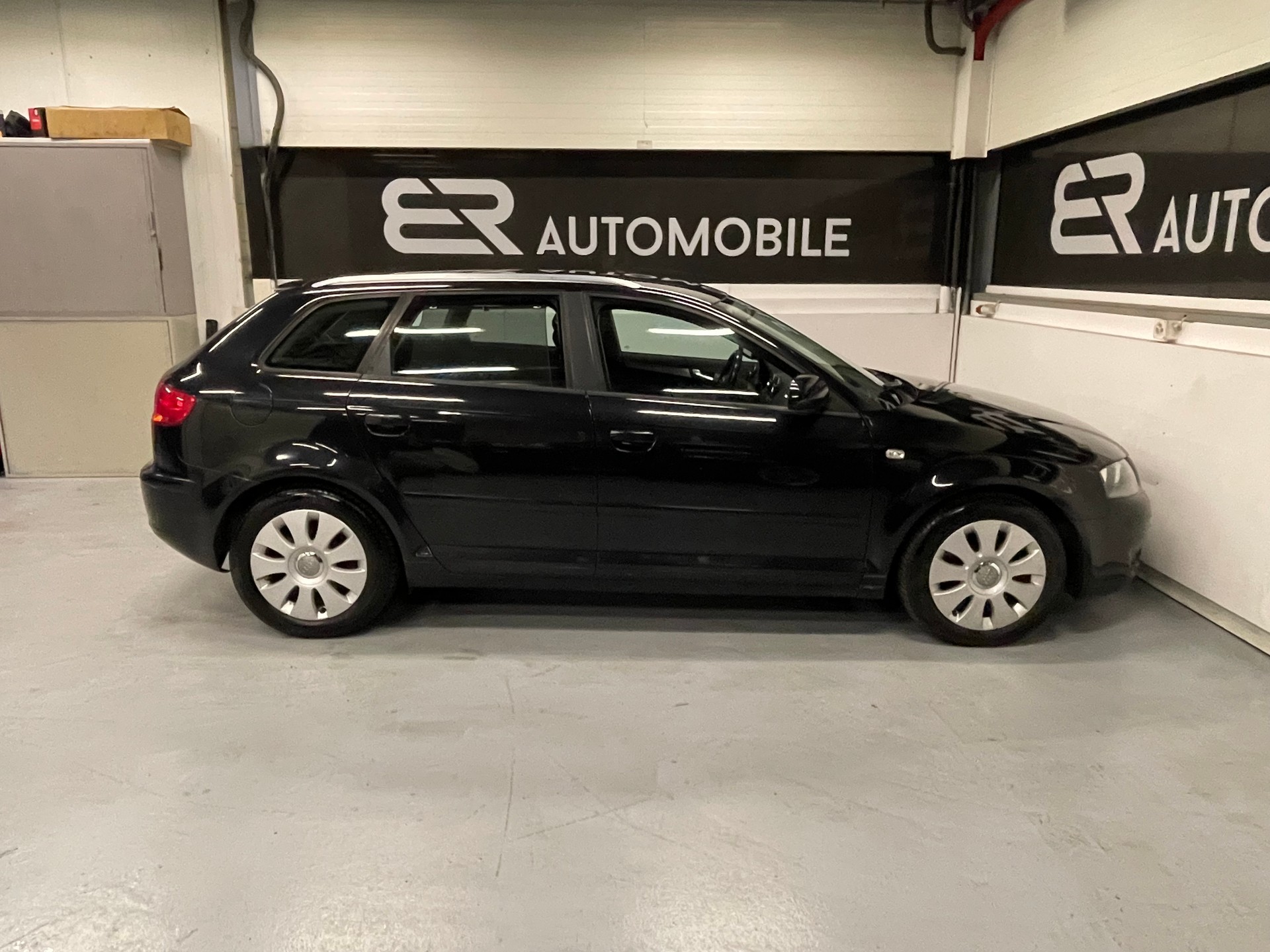 AUDI A3 Sportback 2.0 TDI Attraction quattro-image-4