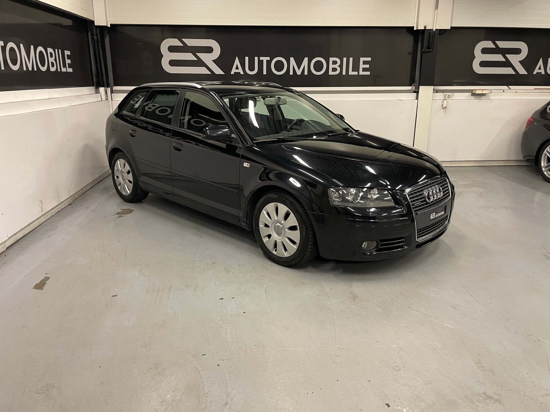 AUDI A3 Sportback 2.0 TDI Attraction quattro-image-1