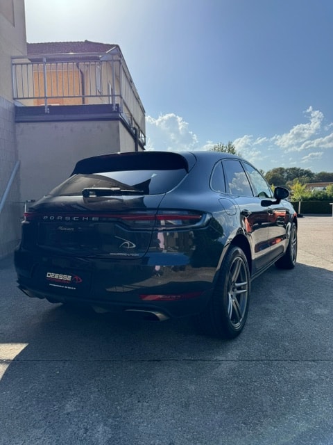 PORSCHE Macan PDK-showroom-element-3