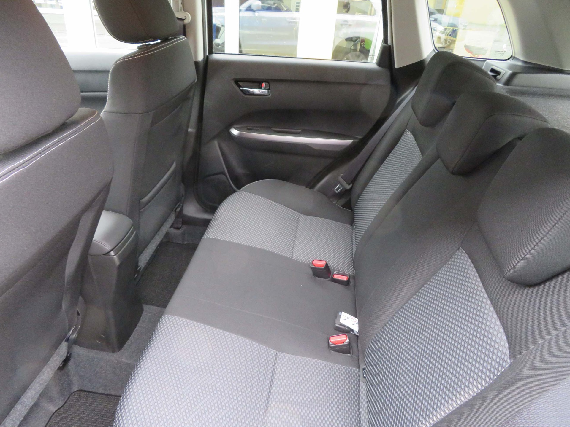 SUZUKI Vitara 1.4 T Compact+ Hybrid 4x4-image-9