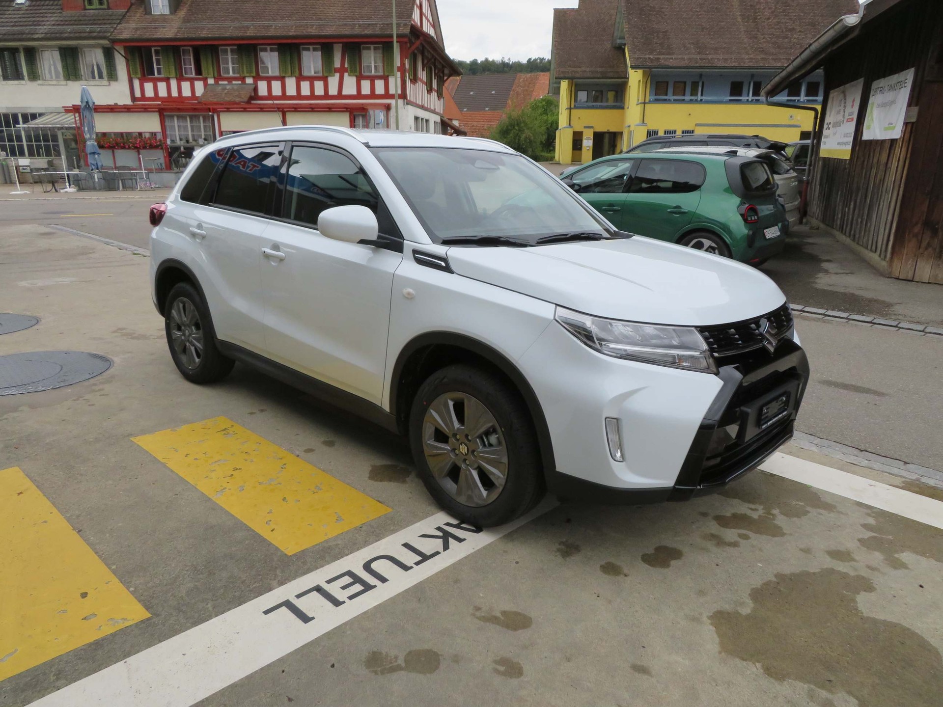 SUZUKI Vitara 1.4 T Compact+ Hybrid 4x4-showroom-element-3