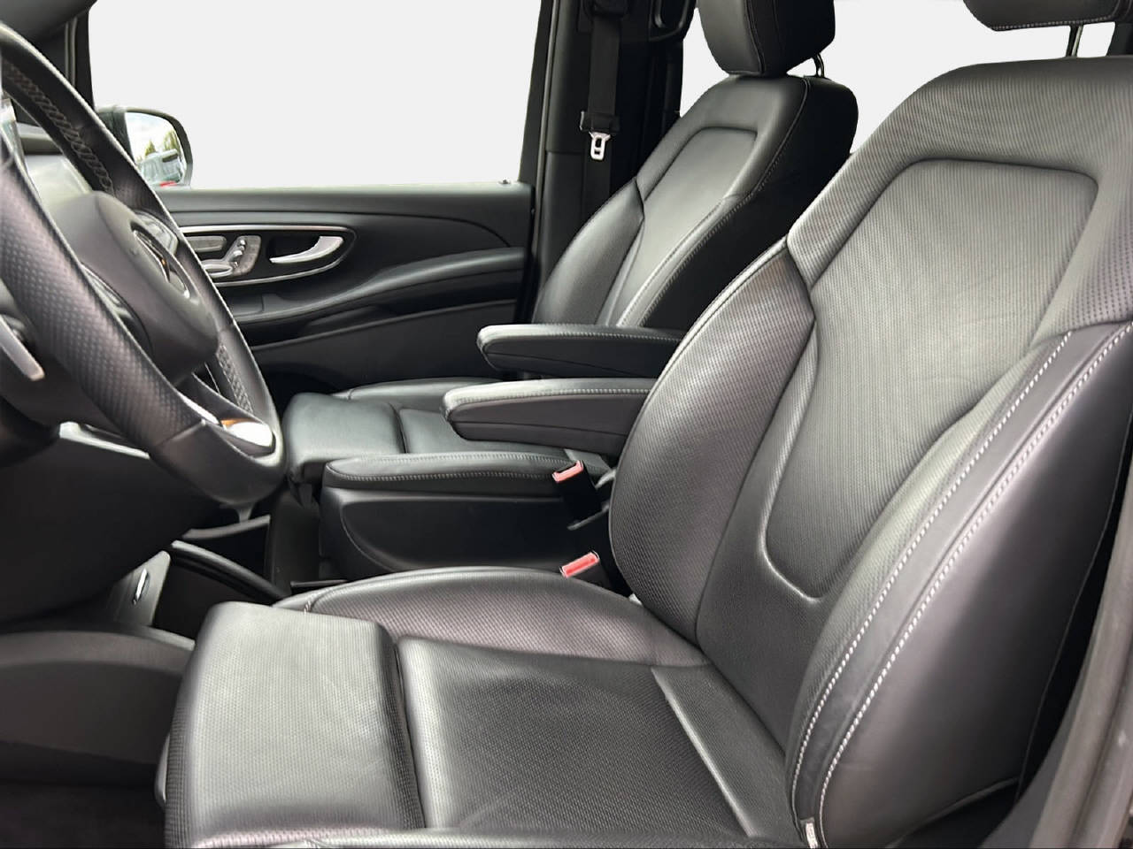 MERCEDES-BENZ V 300 d Avantgarde lang Van-showroom-element-1