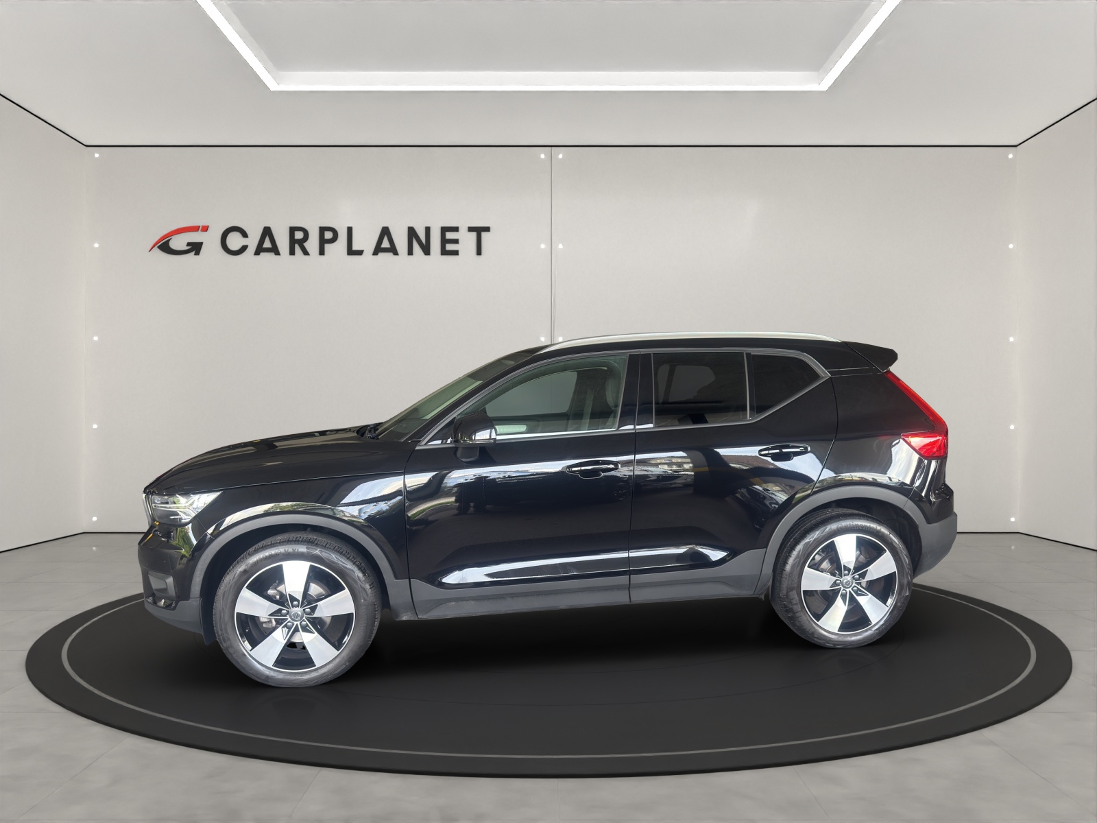VOLVO XC40 1.5 T3 Momentum-showroom-element-1