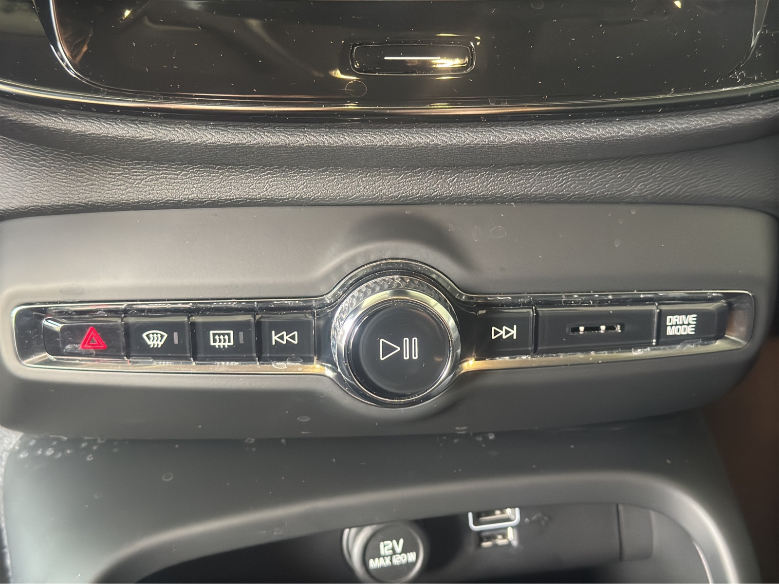 VOLVO XC40 1.5 T3 Momentum-image-13