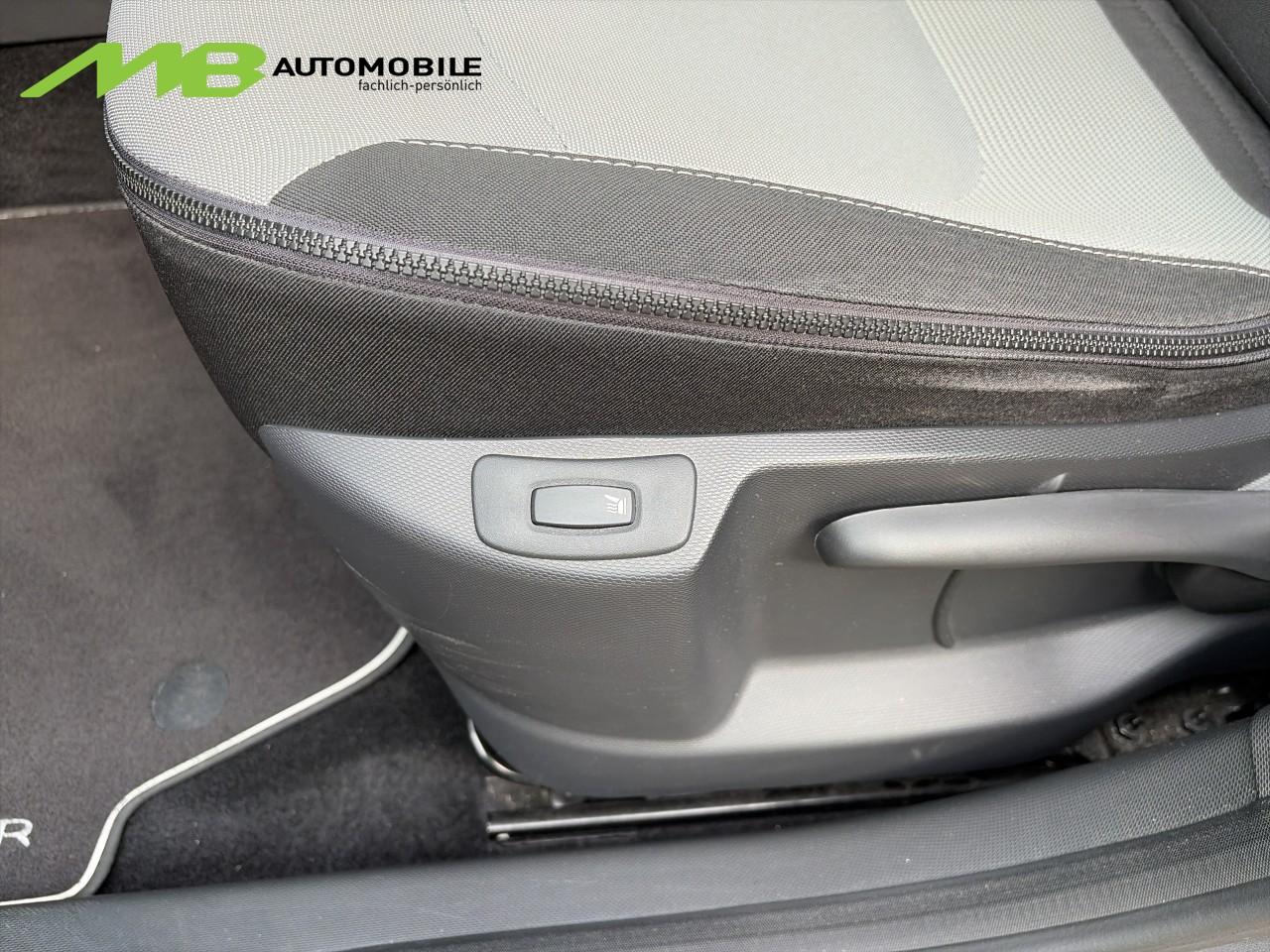 RENAULT Captur 1.2 TCe Privilege EDC S/S-image-8