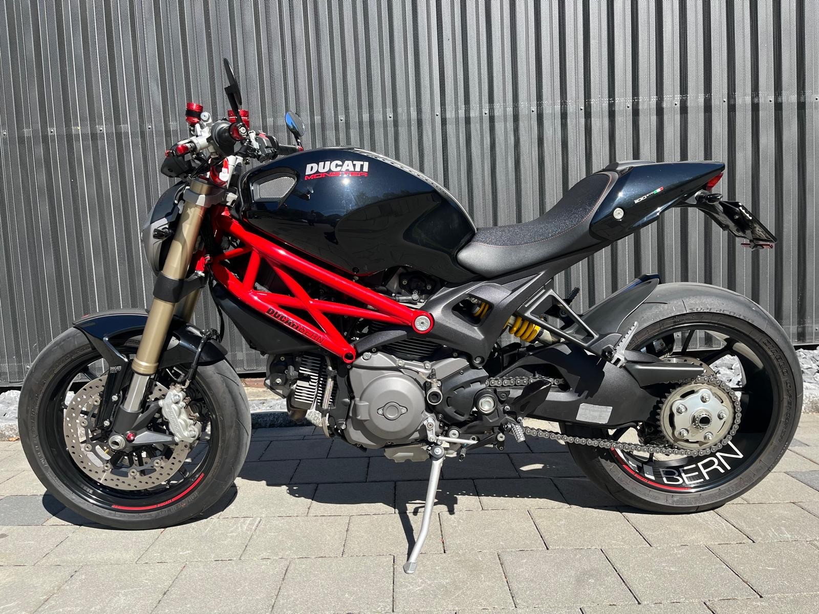 DUCATI Monster 1100 EVO ABS-image-1
