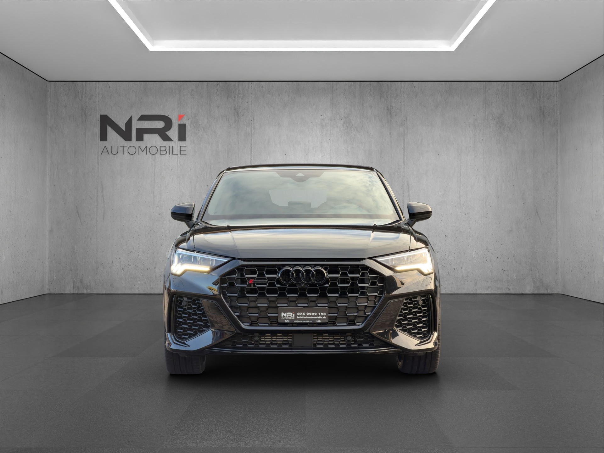AUDI RS Q3 Sportback 2.5 TFSI quattro S-Tronic-showroom-element-1