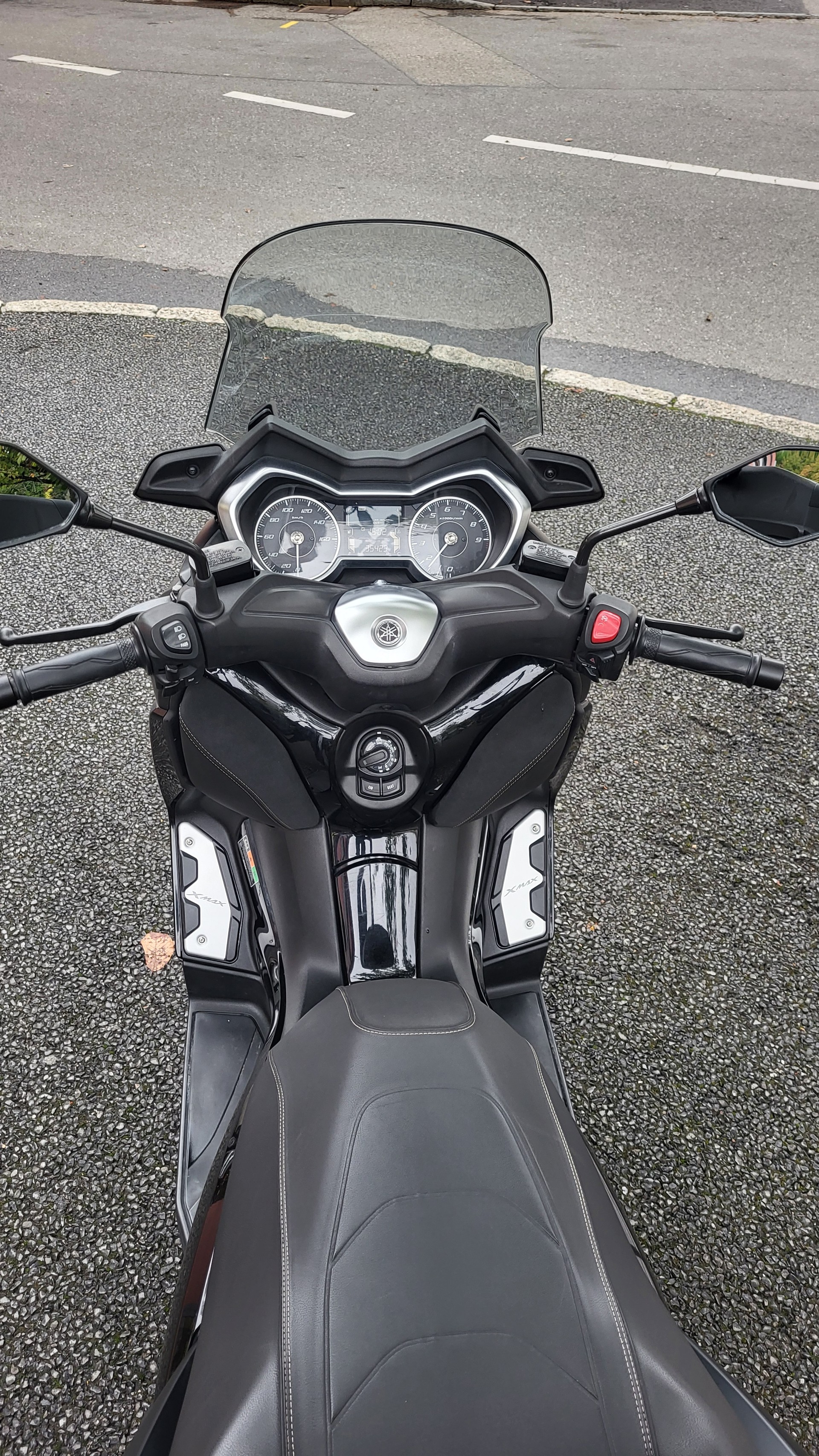 YAMAHA X-Max 300 Iron Max ABS-image-4