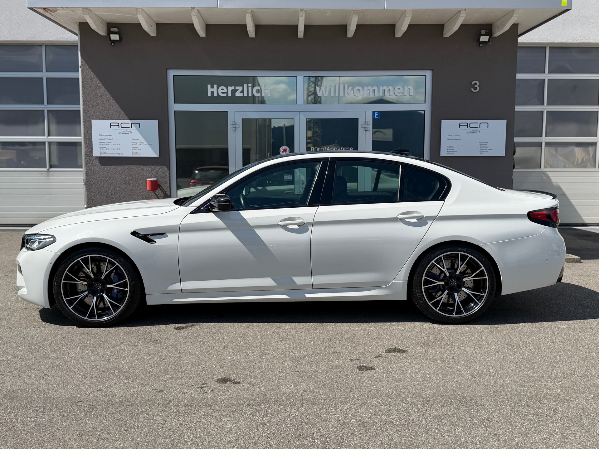 BMW M5 xDrive Drivelogic-showroom-element-3