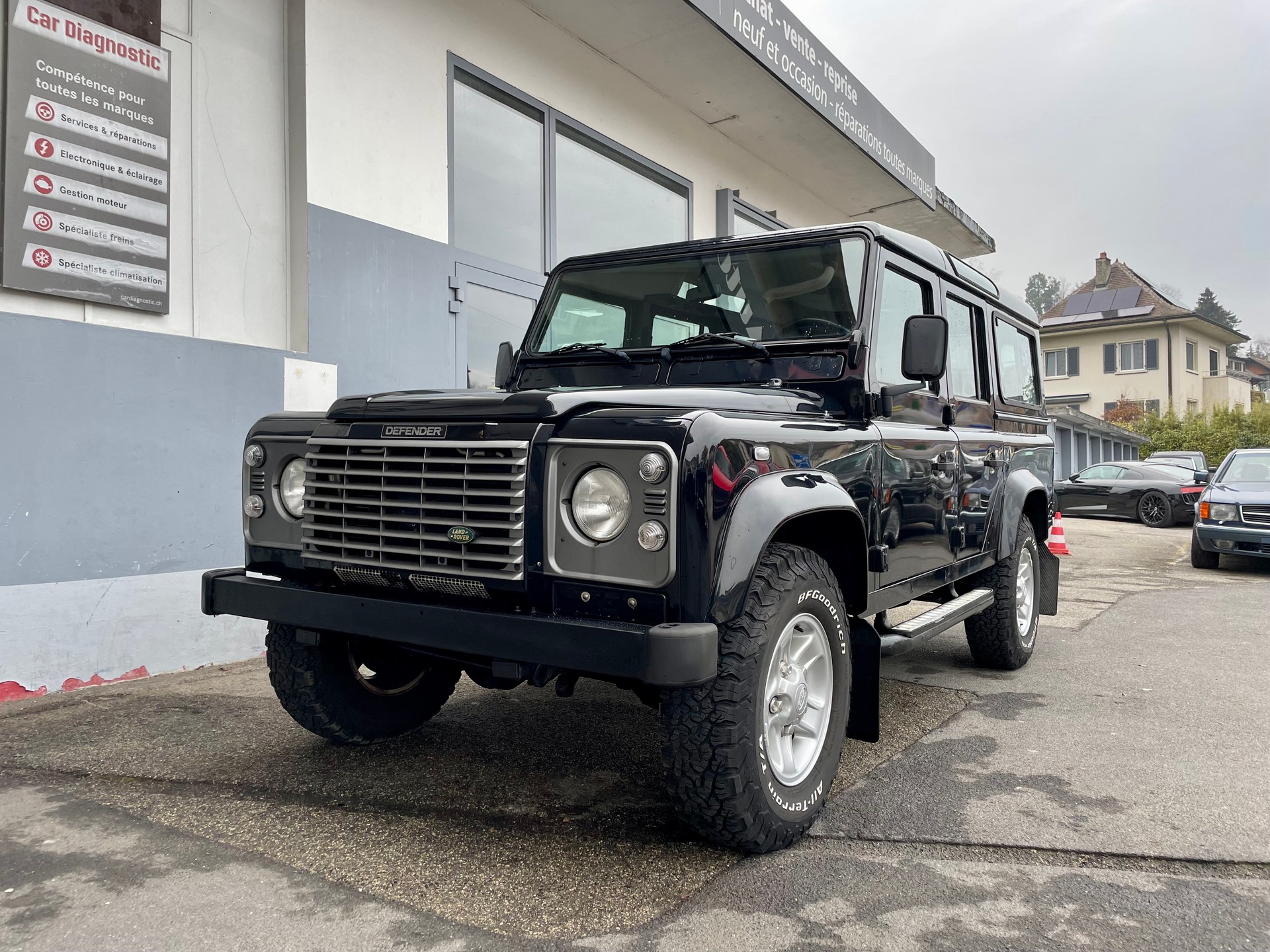 LAND ROVER Defender 110 SW 2.5 Td5 Black Edition