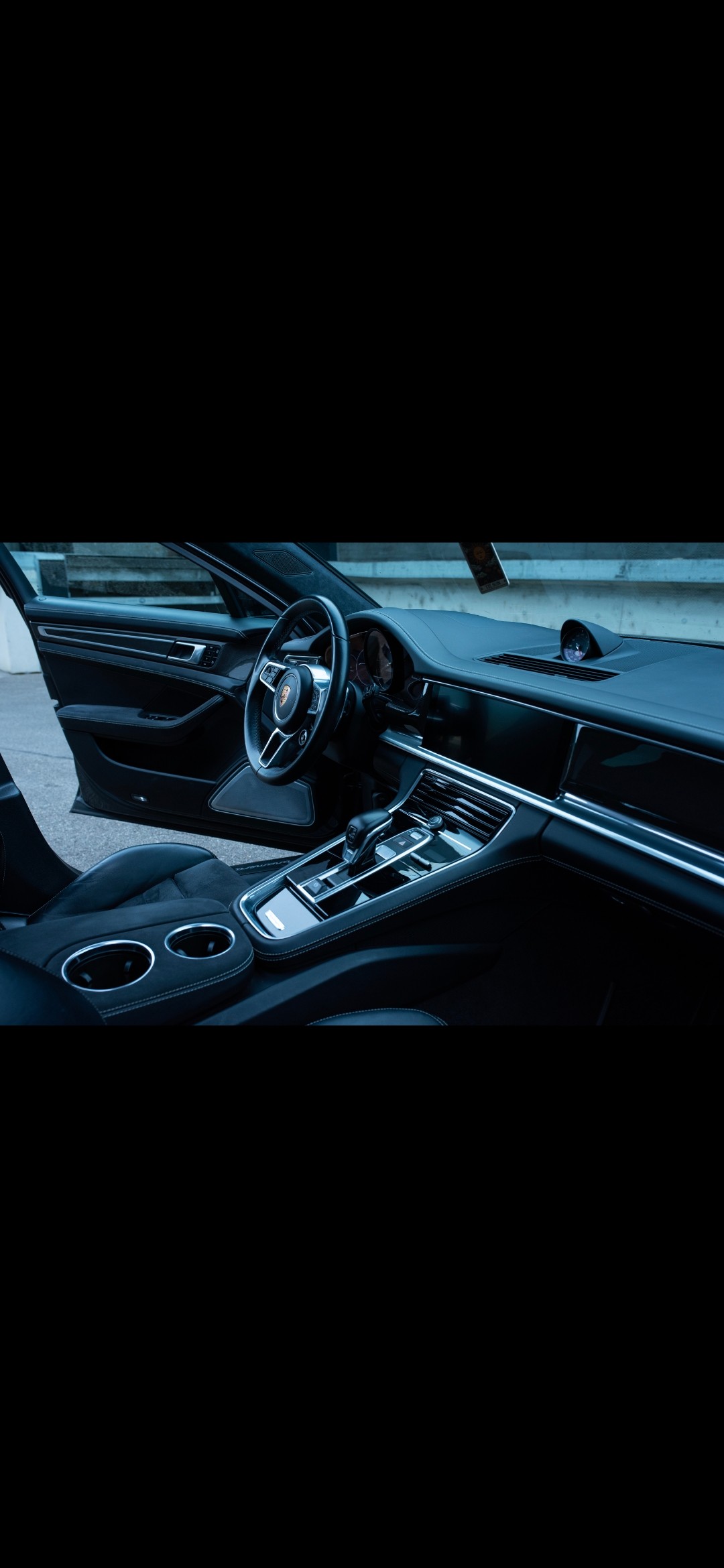 PORSCHE Panamera GTS V8 PDK (Akrapovic)-image-4