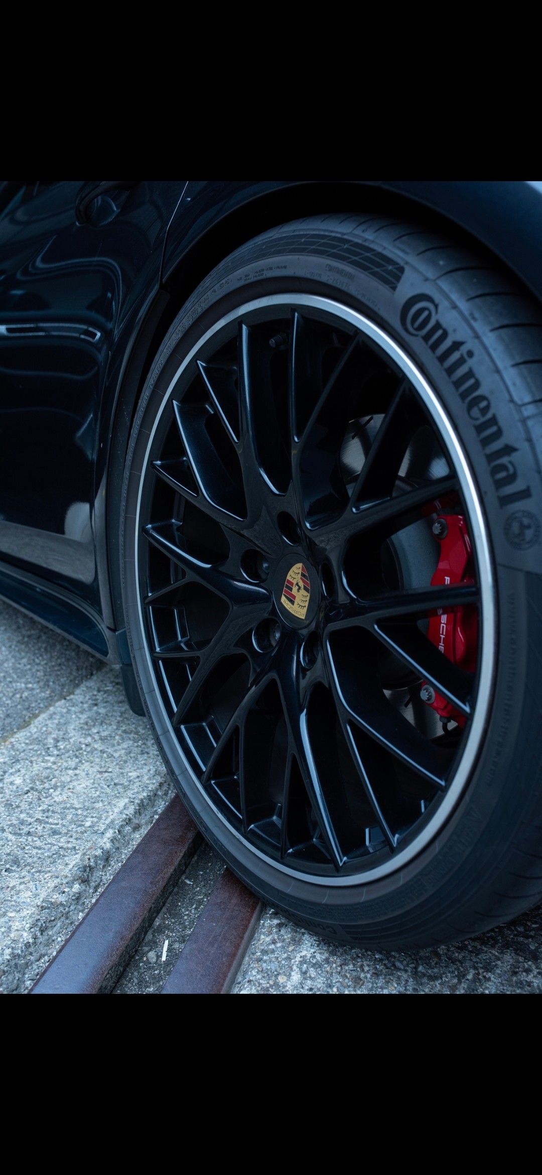 PORSCHE Panamera GTS V8 PDK (Akrapovic)-image-7
