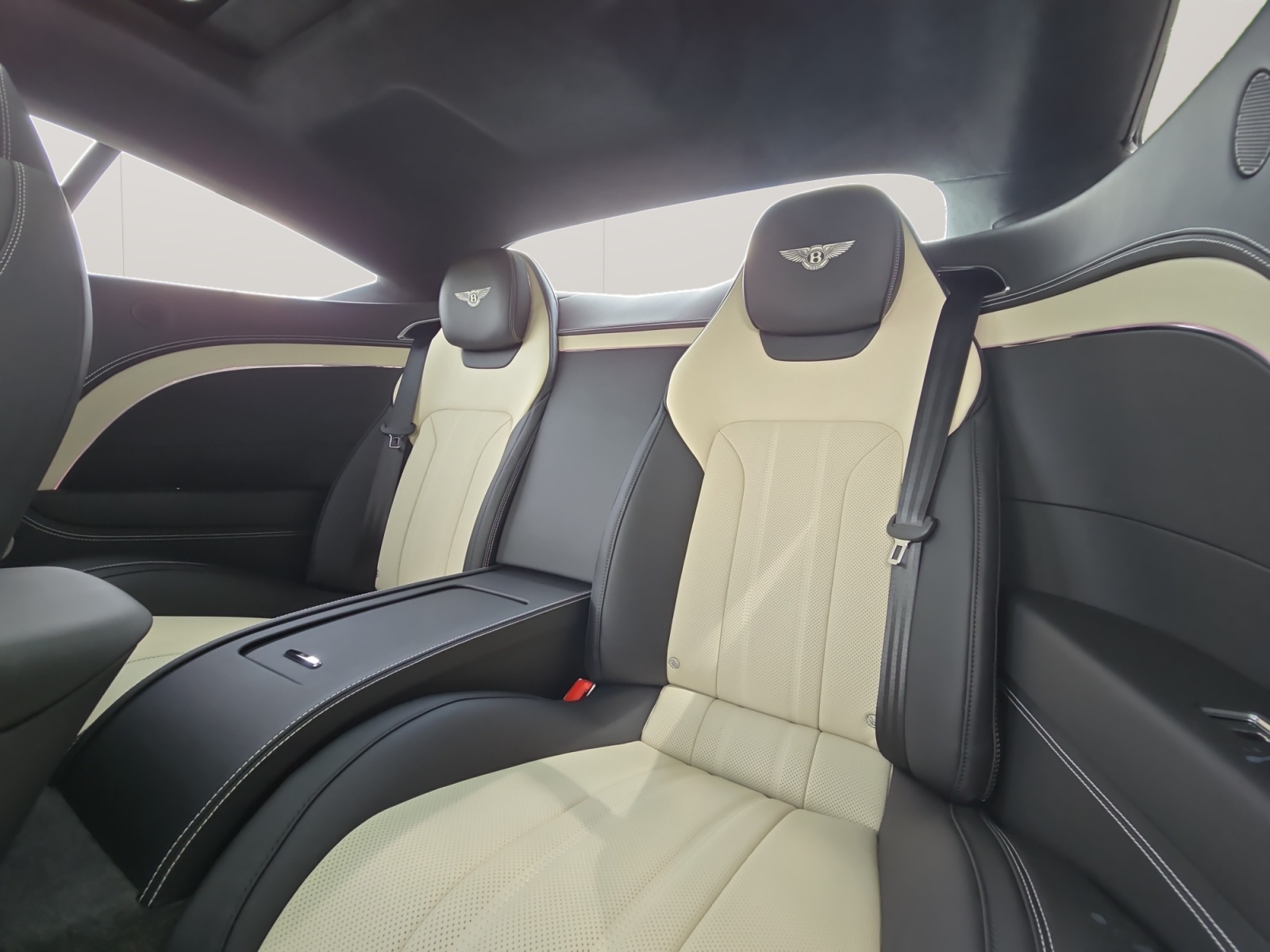 BENTLEY Continental GT V8 4.0 PHEV 680 PS/ 1.9 % Leasing möglich-image-17