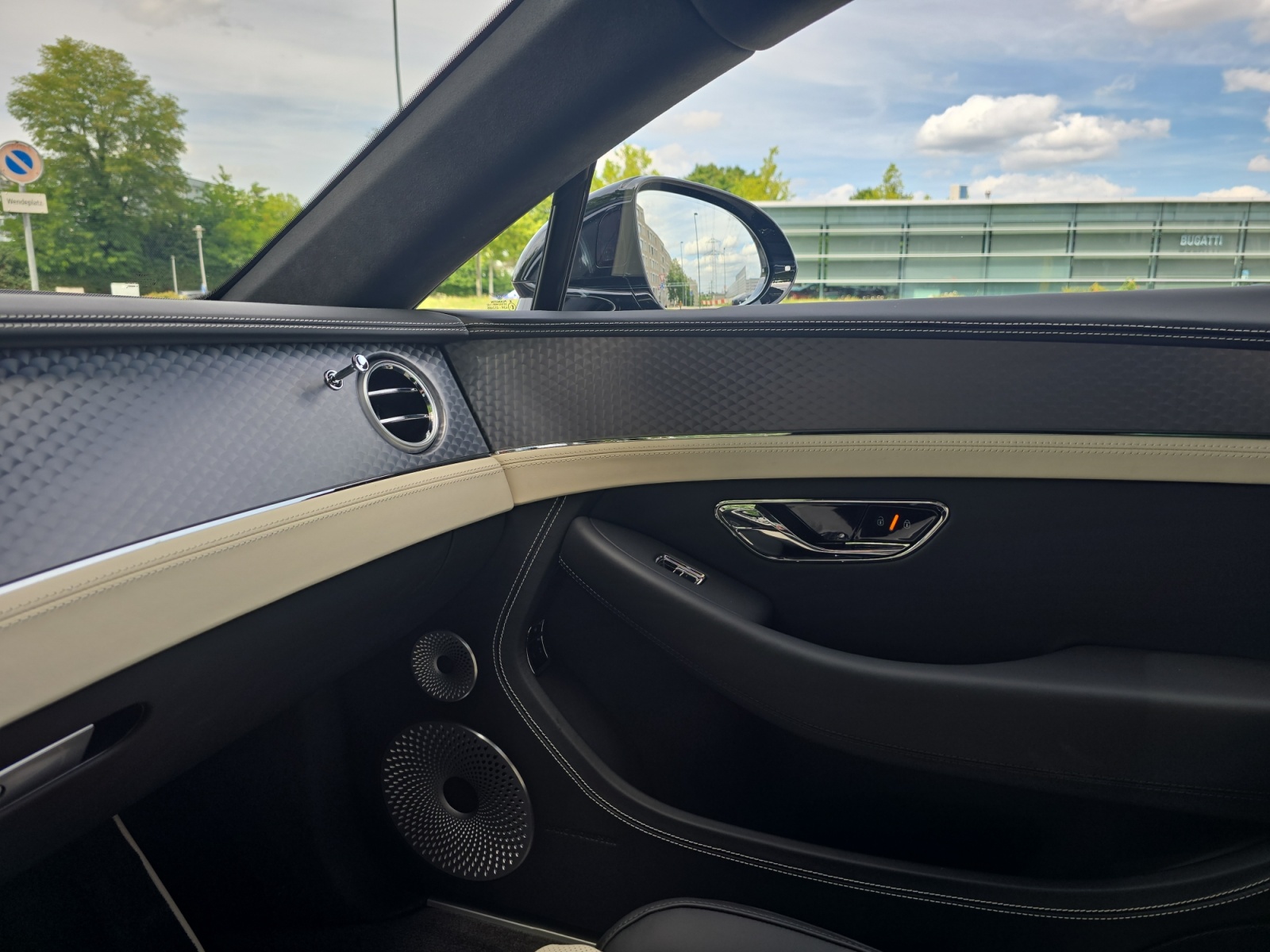 BENTLEY Continental GT V8 4.0 PHEV 680 PS/ 1.9 % Leasing möglich-image-16