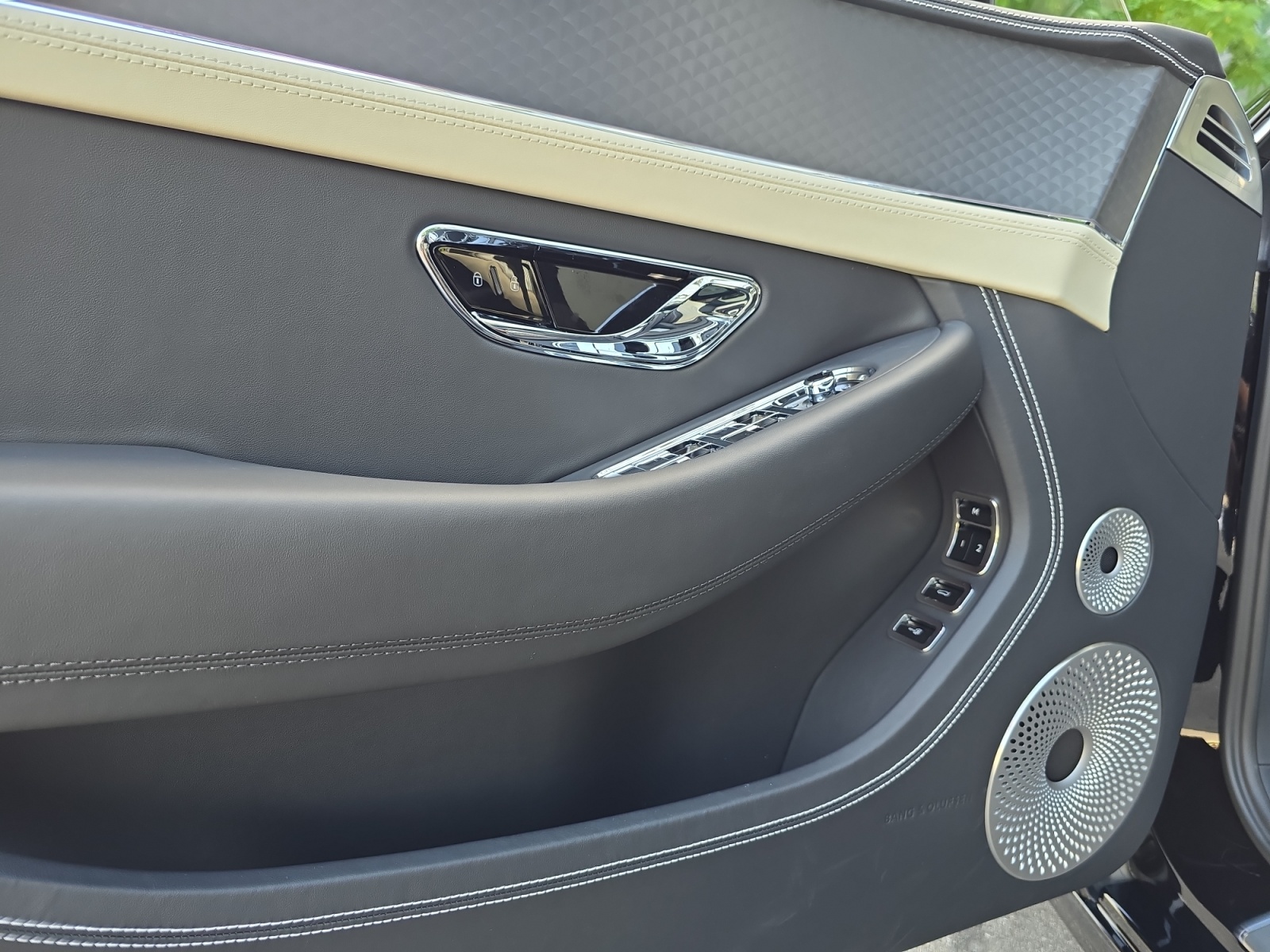 BENTLEY Continental GT V8 4.0 PHEV 680 PS/ 1.9 % Leasing möglich-image-15