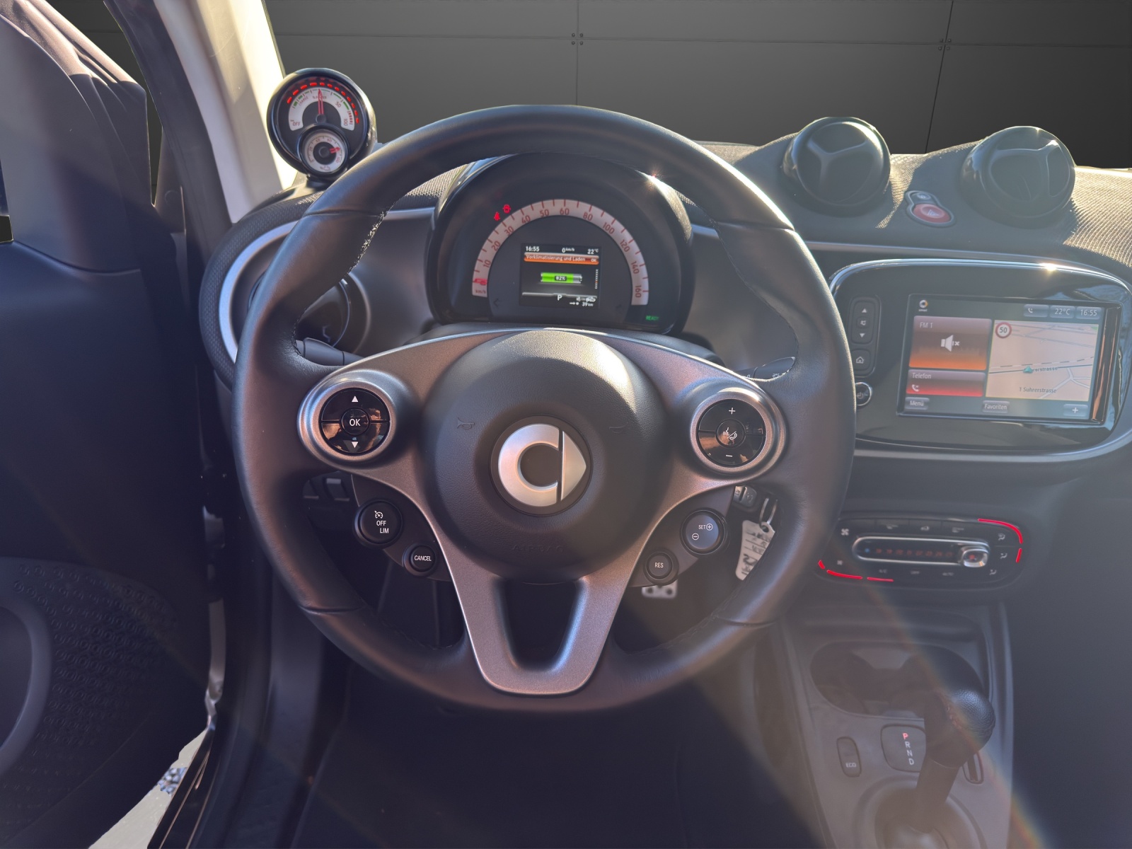 SMART Fortwo Coupé EQ-image-9