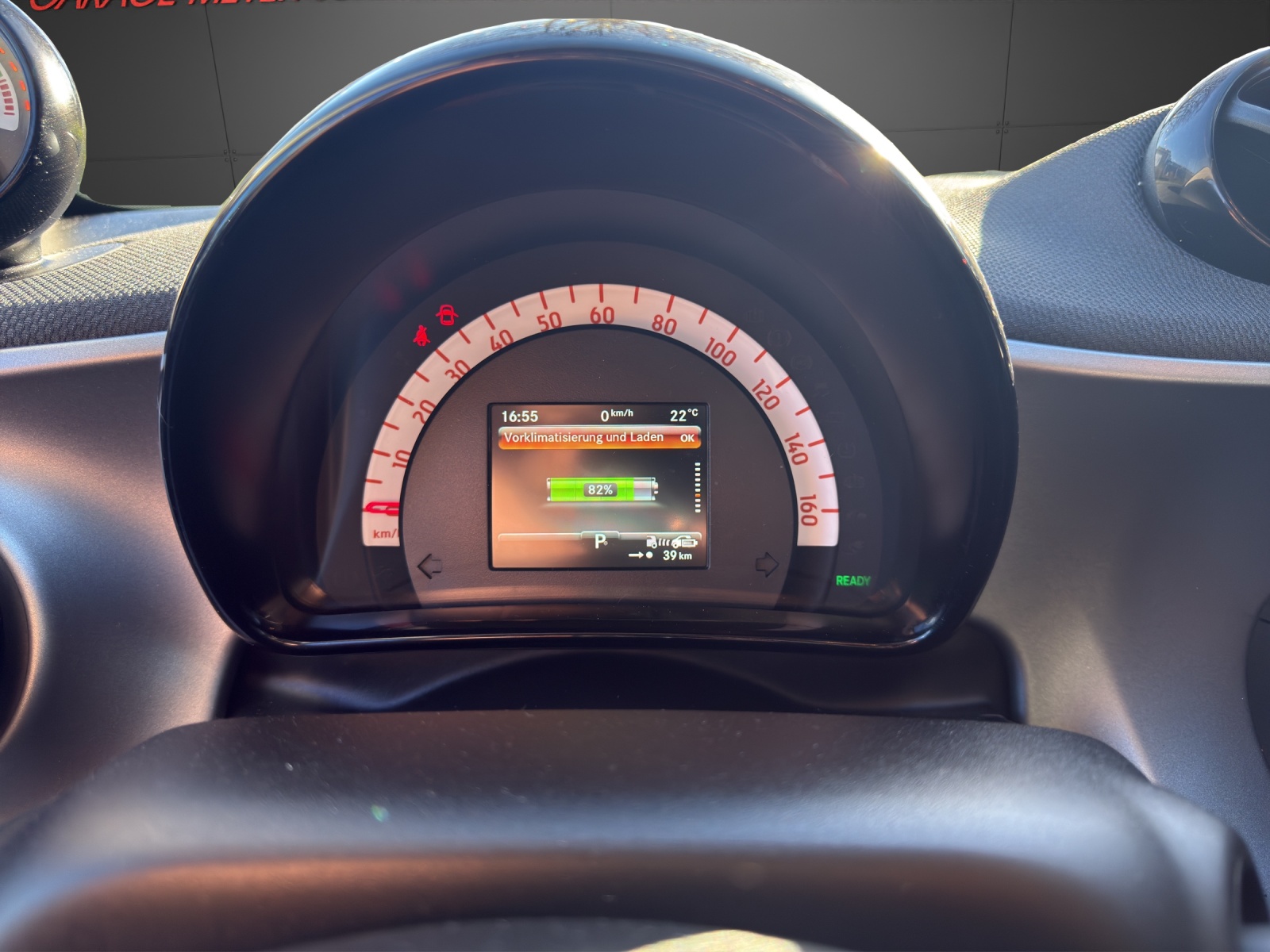 SMART Fortwo Coupé EQ-image-10