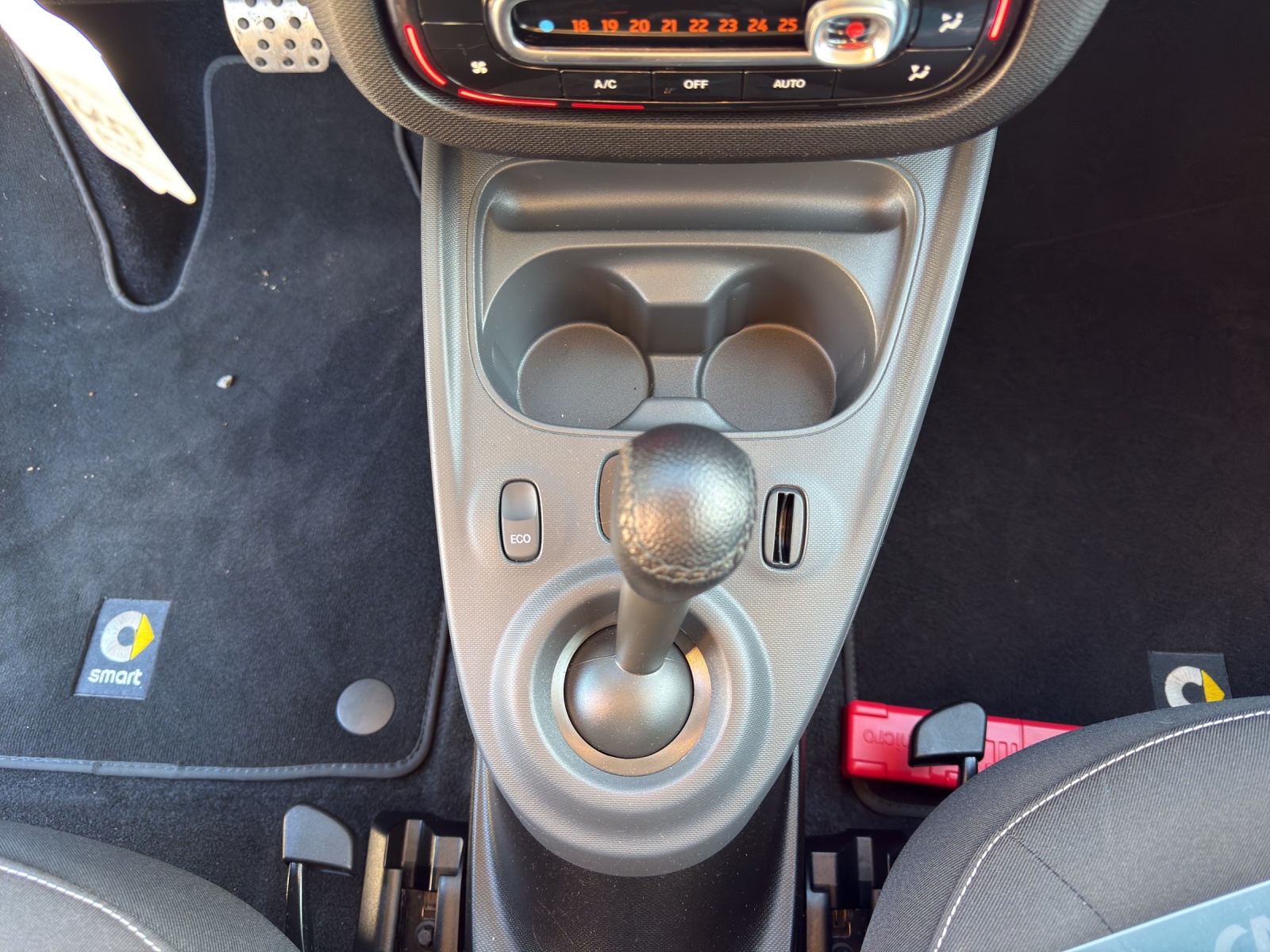 SMART Fortwo Coupé EQ-image-13