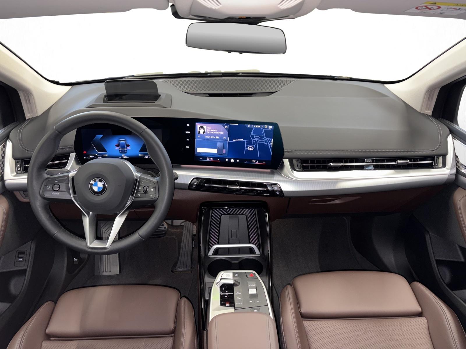 BMW 223i SDKG Active Tourer-image-12