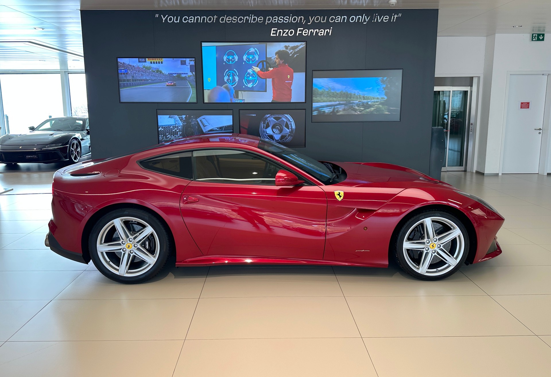 FERRARI F12 Berlinetta-image-3