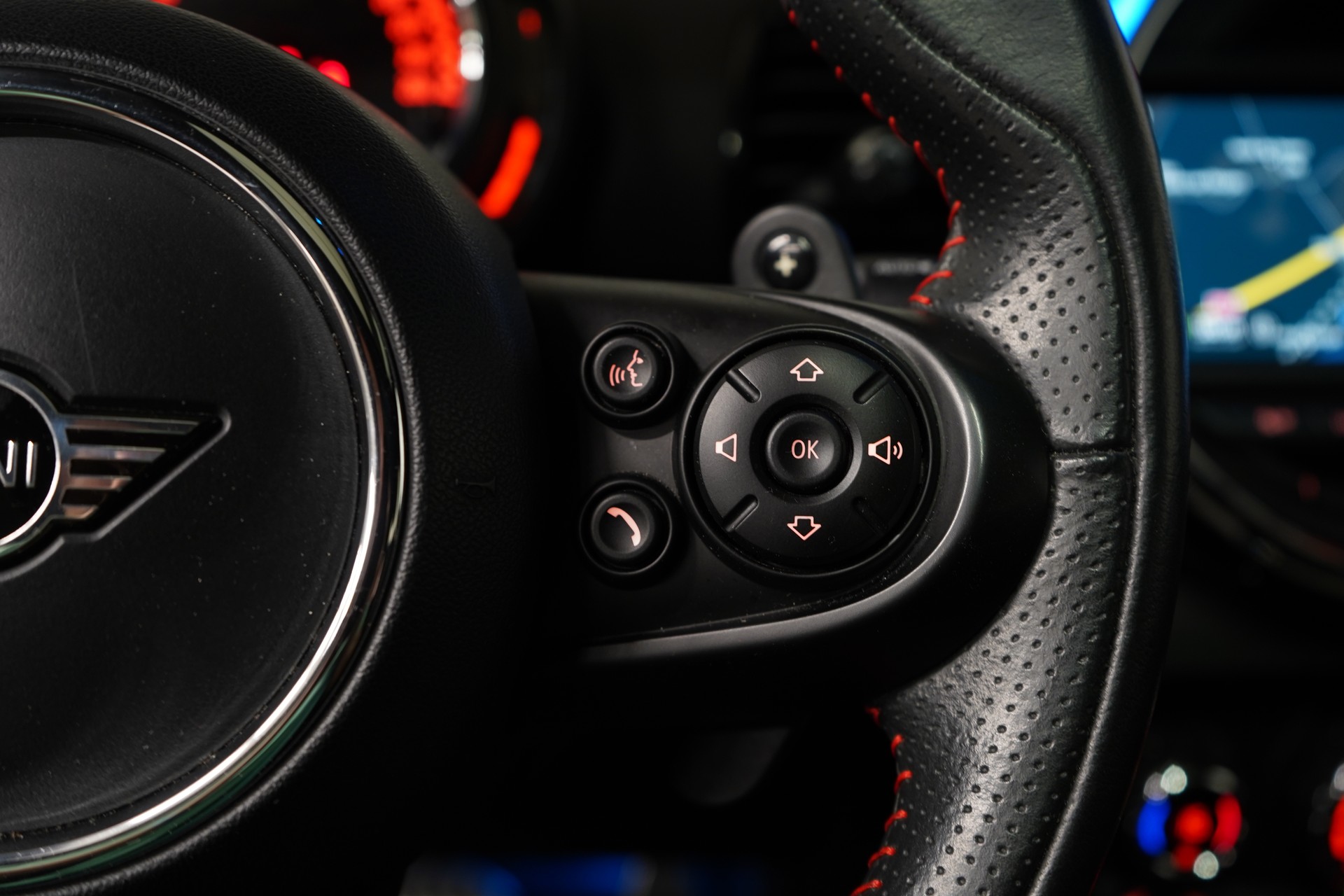 MINI Clubman Cooper John Cooper Works ALL4 Steptronic-image-14