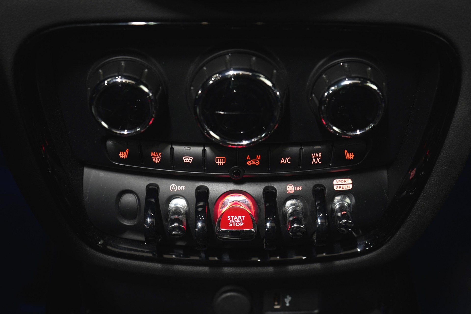 MINI Clubman Cooper John Cooper Works ALL4 Steptronic-image-21