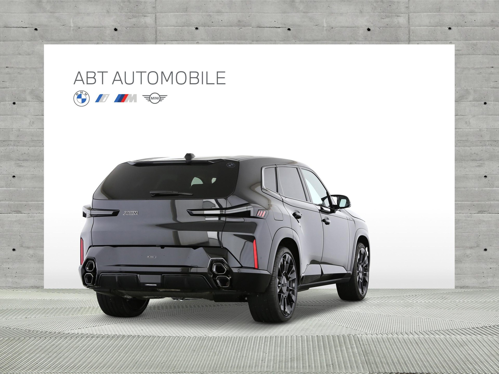 BMW XM 50e Plug-in Hybrid-showroom-element-2
