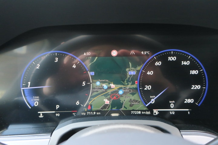 VW Touareg 3.0 TDI R-Line Tiptronic-image-11
