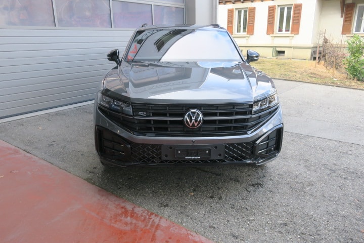 VW Touareg 3.0 TDI R-Line Tiptronic-image-1