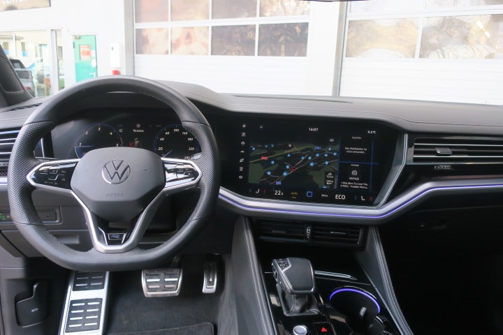 VW Touareg 3.0 TDI R-Line Tiptronic-image-10