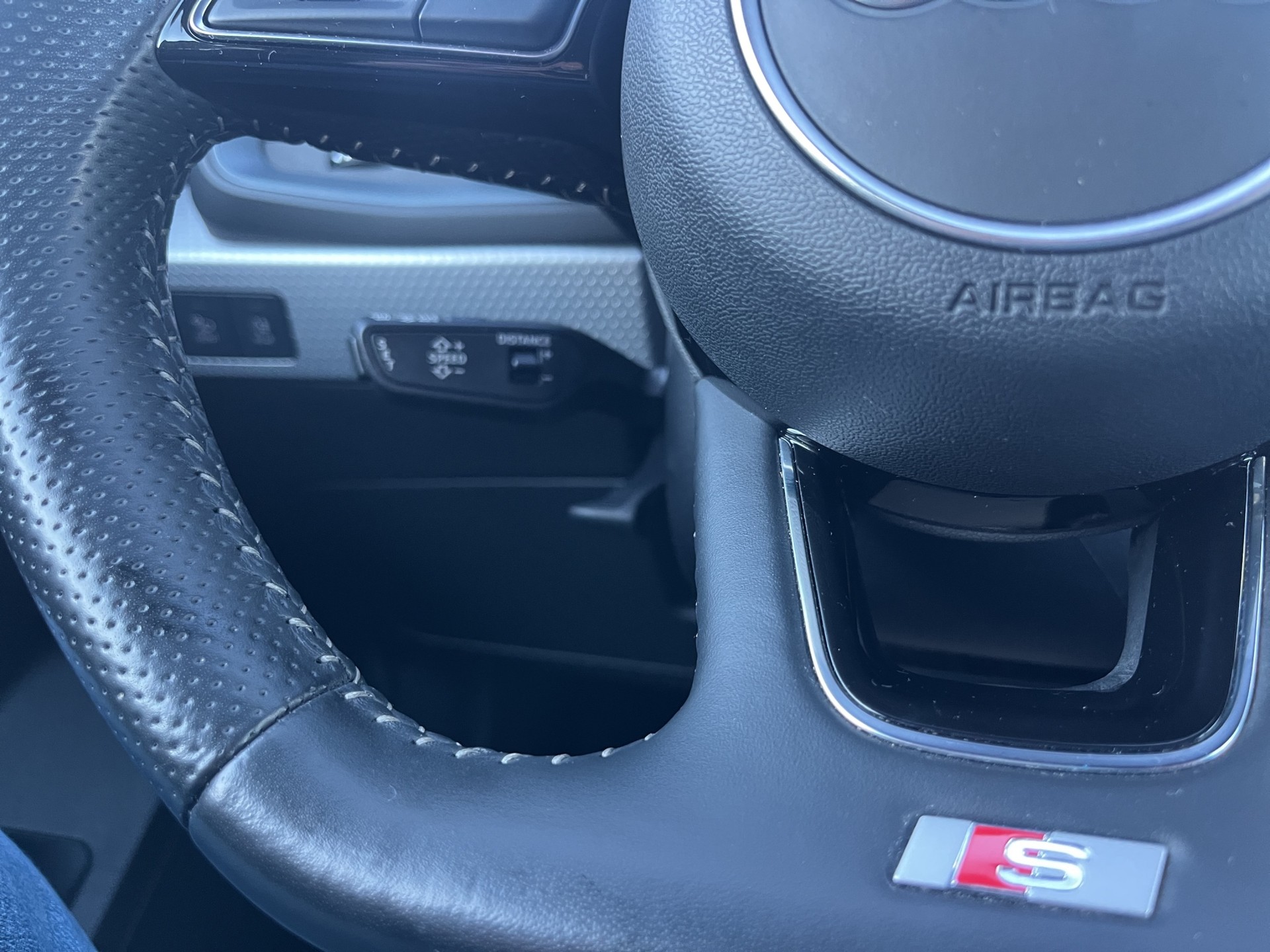 AUDI A1 Sportback 30 TFSI S-tronic S-Line-image-13