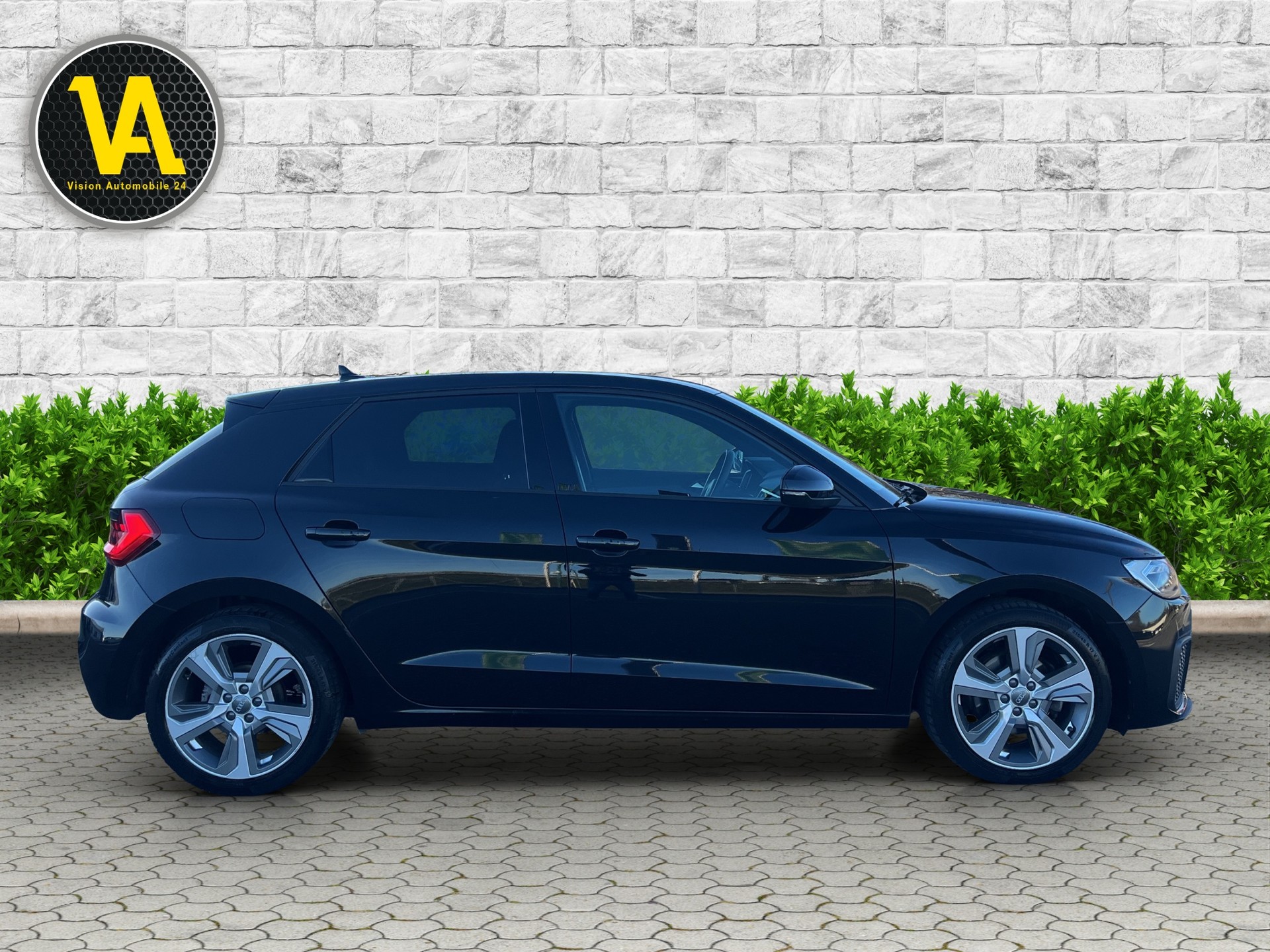 AUDI A1 Sportback 30 TFSI S-tronic S-Line-image-4