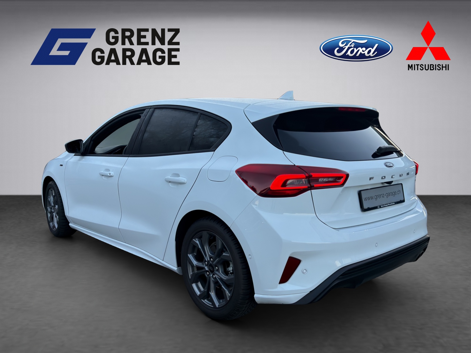 FORD Focus 1.0i EcoB Hybrid 125 ST-Line-showroom-element-2