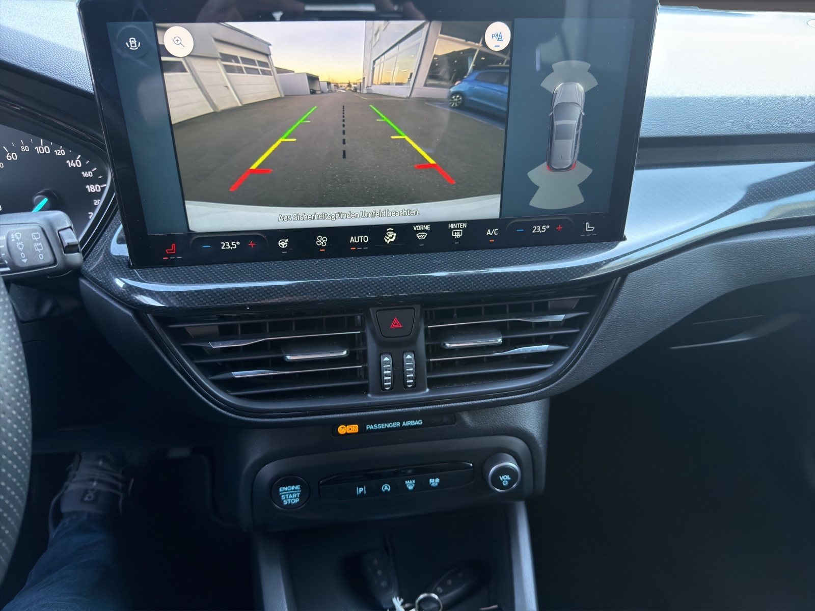 FORD Focus 1.0i EcoB Hybrid 125 ST-Line-image-13