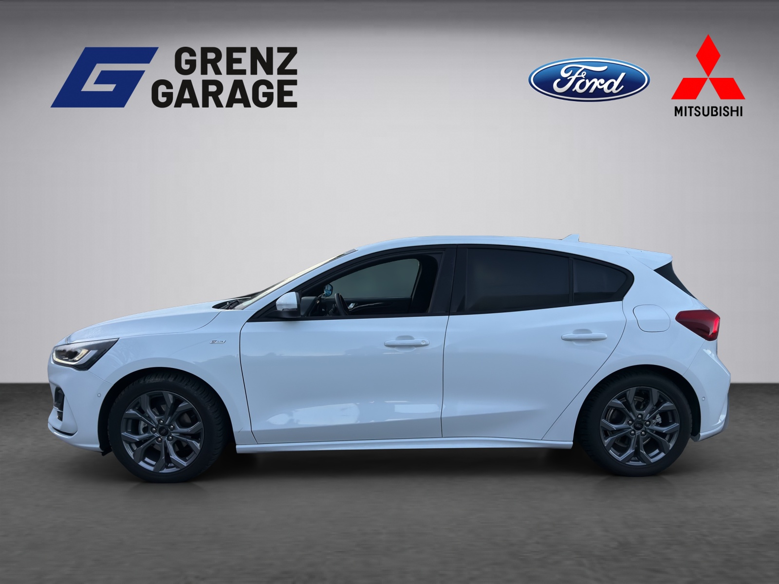 FORD Focus 1.0i EcoB Hybrid 125 ST-Line-showroom-element-1