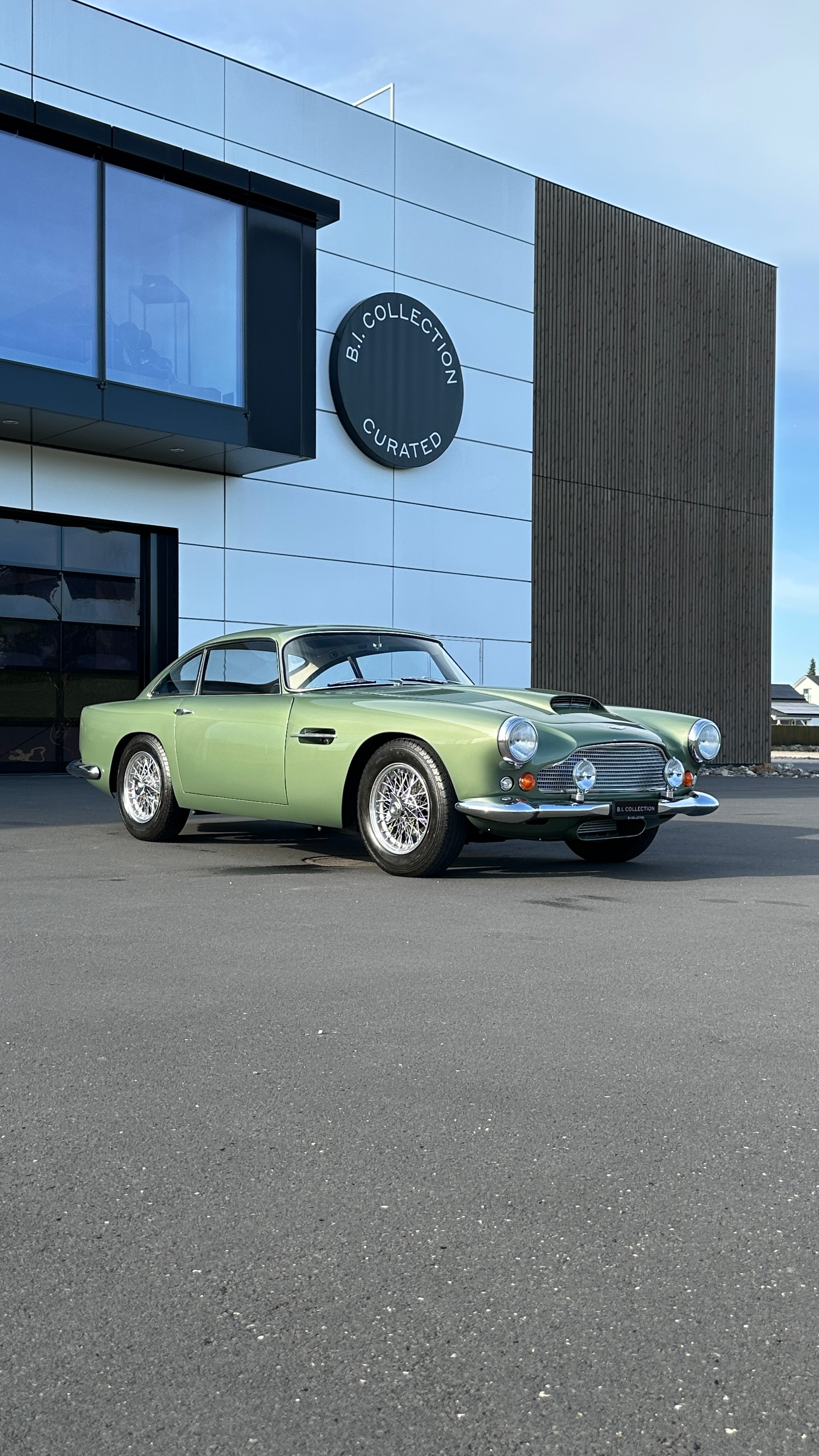 ASTON MARTIN DB4 Serie 1-image-8