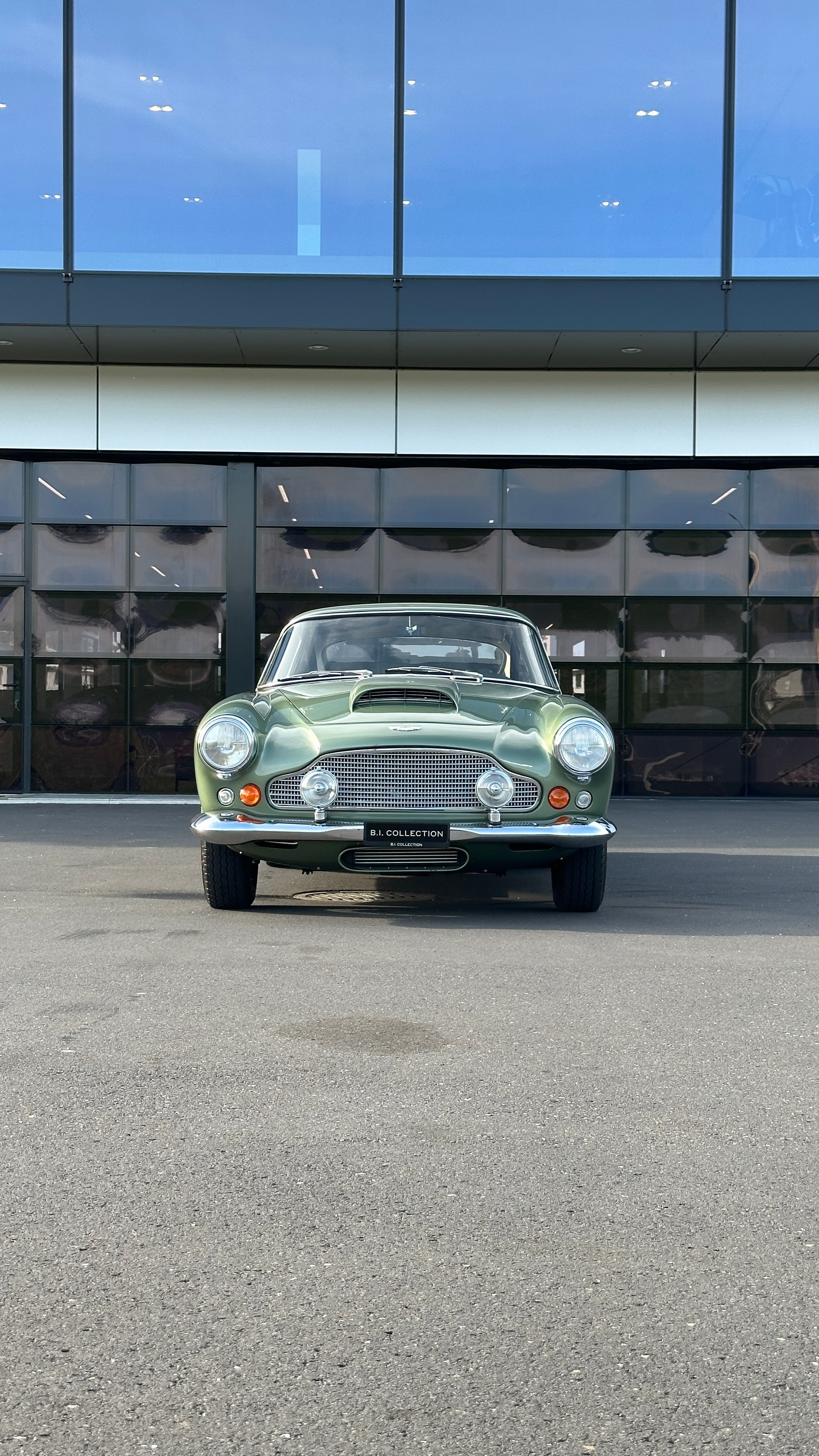 ASTON MARTIN DB4 Serie 1-image-11