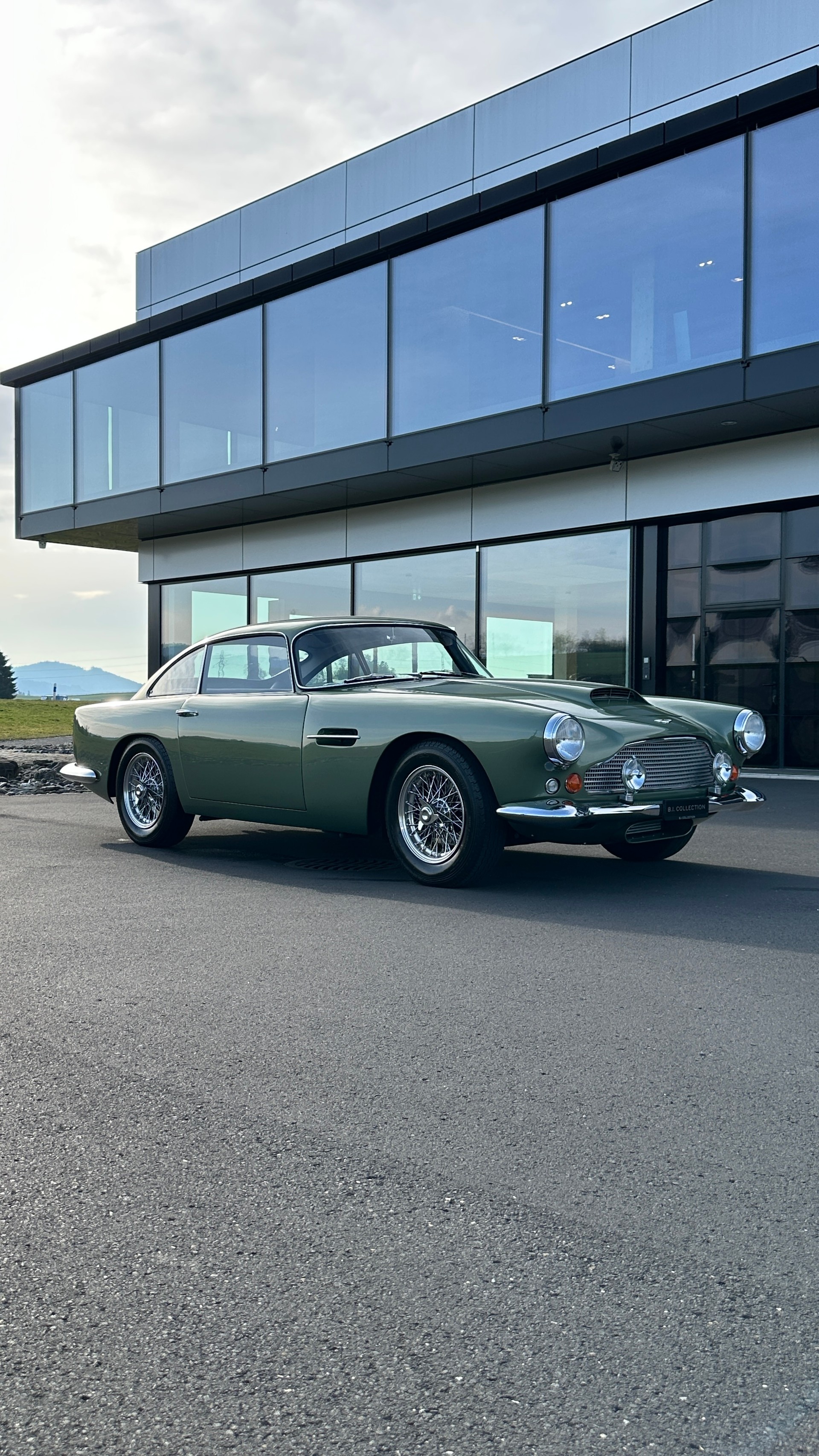 ASTON MARTIN DB4 Serie 1-image-6